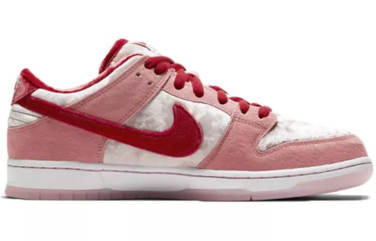 Strangelove x Nike SB Dunk Low Pro QS 情人节限定#乘 风破浪的姐姐 男女同款 CT2552-800