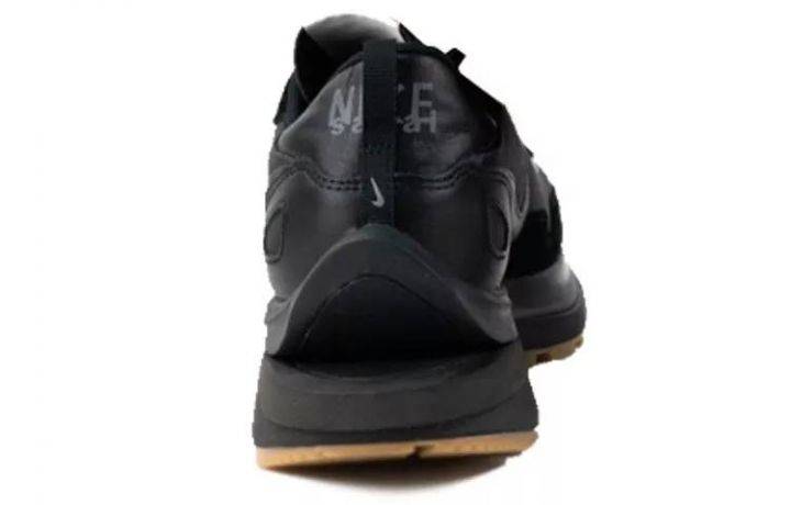 Sacai x Nike Vaporwaffle “Nylon Black” 黑灰 生胶 DD1875-001