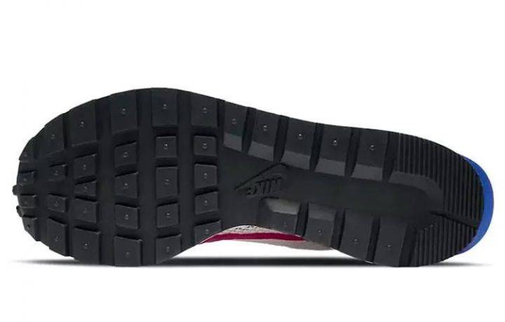 Sacai x Nike VaporWaffle “Royal Fuchsia” 灰白 男女同款 CV1363-100