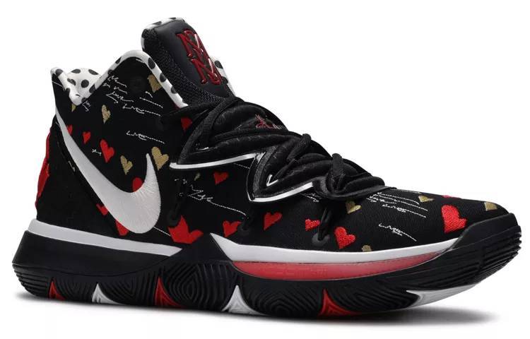 耐克 Sneaker Room x Nike Kyrie 5 “i Love You Mom” 黑色 爱心 实战篮球鞋 CU0677-001