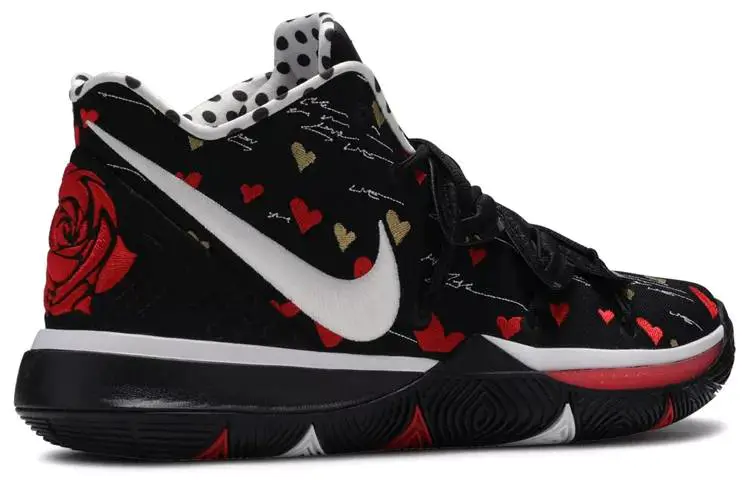 耐克 Sneaker Room x Nike Kyrie 5 “i Love You Mom” 黑色 爱心 实战篮球鞋 CU0677-001