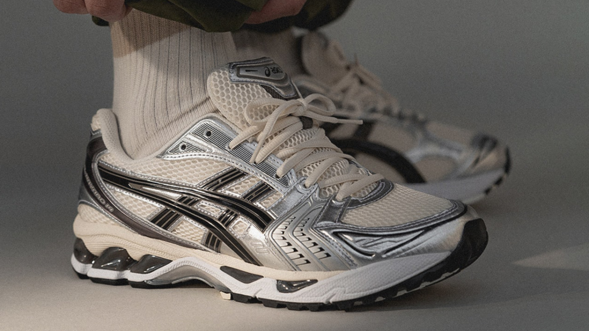 运动鞋 - 亚瑟士GEL-KAYANO 14 "奶油黑 "给人以严肃的JJJound感觉