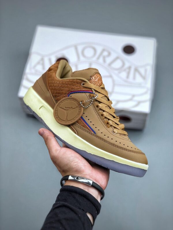 篮球鞋, 球鞋, two 18 x Jordan Air Jordan 2 retro low, DV7129-222, Air Jordan 2 - 乔丹 two 18 x Jordan Air Jordan 2 retro low 潮流耐磨 低帮 复古篮球鞋 男女同款 棕色 DV7129-222