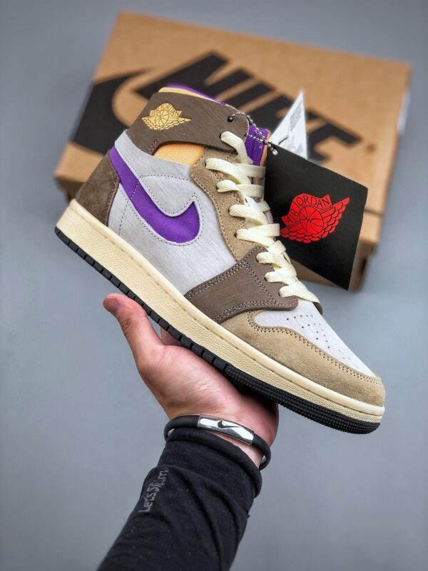 篮球鞋, 球鞋, Jordan Air Jordan 1High Zoom CMFT 2, Jordan Air Jordan 1, DV1307-205, Air Jordan 1 - 乔丹 Jordan Air Jordan 1High Zoom CMFT 2 减震防滑耐磨 高帮 复古篮球鞋 棕白 DV1307-205