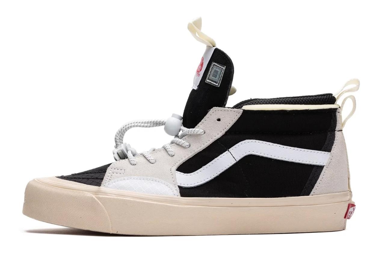 运动鞋, Vans Sk8-Hi, Vans, PE - 2023年推出Advisory Board Crystals x Vans Sk8-Hi 合作款