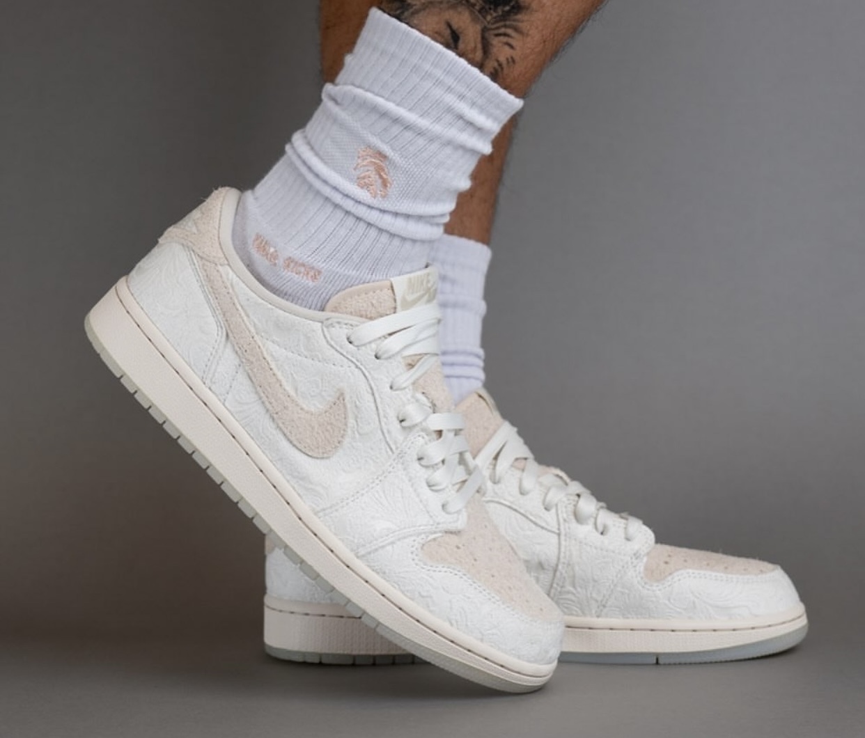 迈克尔·乔丹, Chris Paul, Air Jordan 1 Low, Air Jordan 1 - Chris Paul与Air Jordan 1 Low OG &#8220;Give Them Flowers&#8221;将于10月24日发布