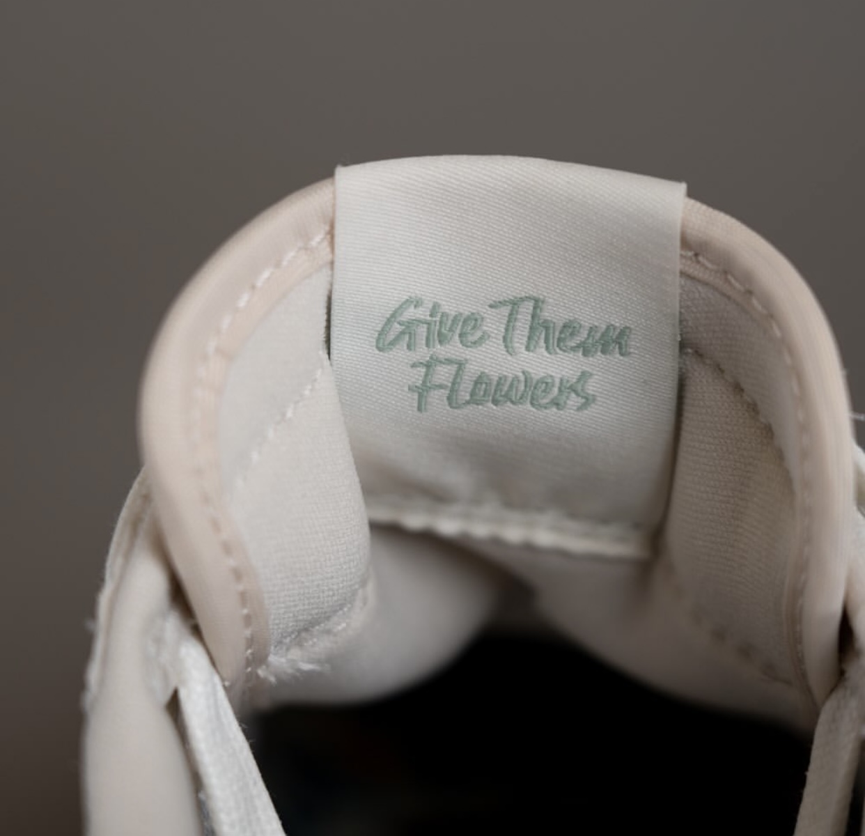 迈克尔·乔丹, Chris Paul, Air Jordan 1 Low, Air Jordan 1 - Chris Paul与Air Jordan 1 Low OG &#8220;Give Them Flowers&#8221;将于10月24日发布
