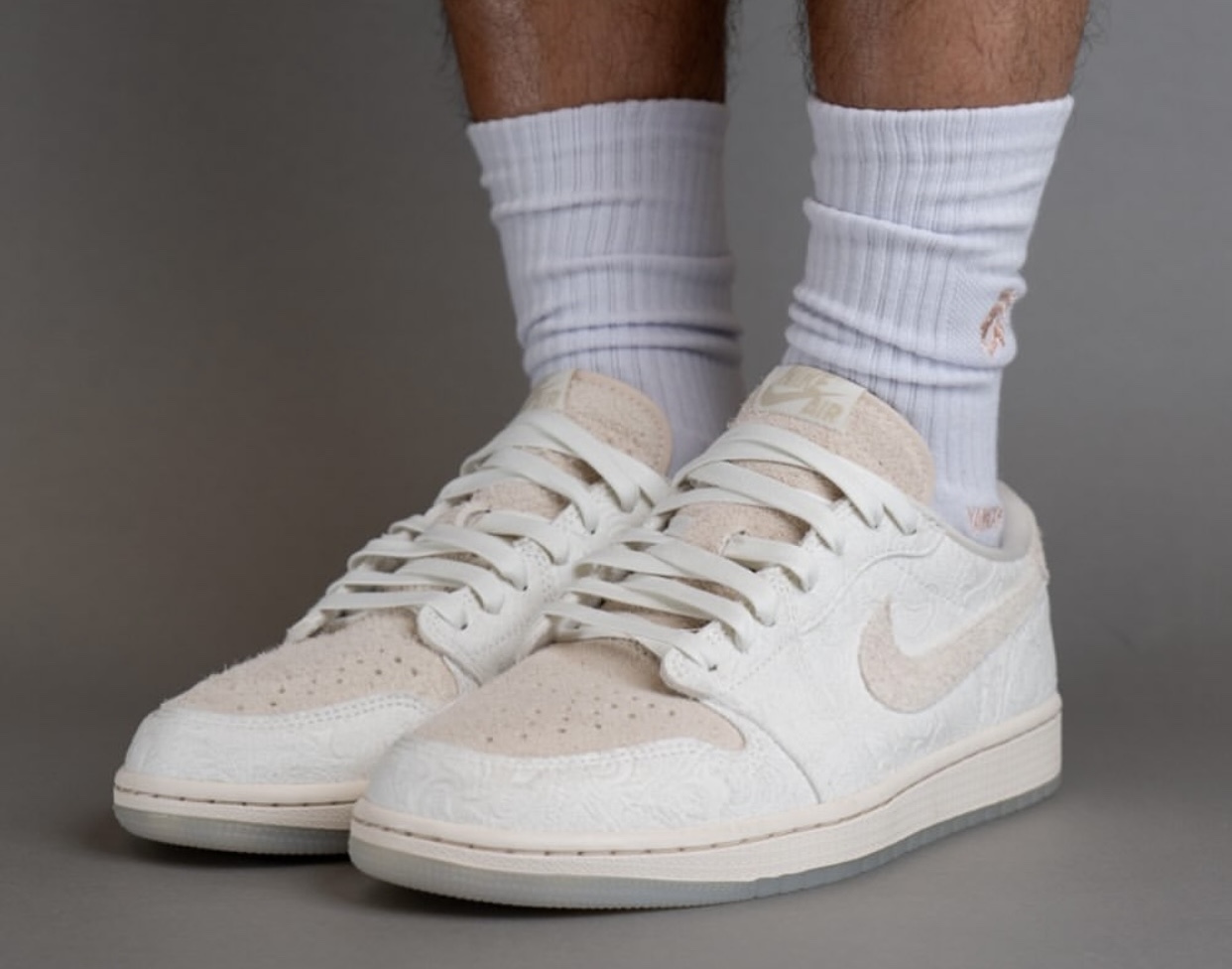 迈克尔·乔丹, Chris Paul, Air Jordan 1 Low, Air Jordan 1 - Chris Paul与Air Jordan 1 Low OG &#8220;Give Them Flowers&#8221;将于10月24日发布