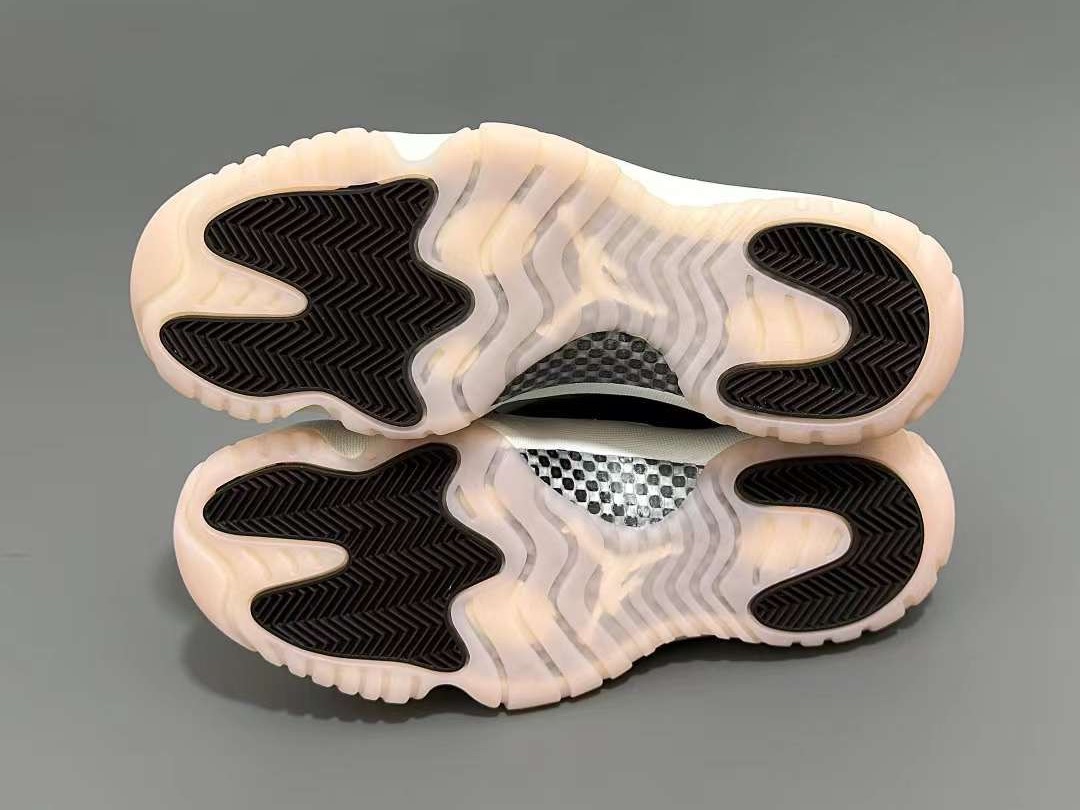 运动鞋, AR0715-101, Air Jordan 11 Neapolitan, Air Jordan 11, Air Jordan 1 - "女士空中乔丹11“那不勒斯风味”将于11月11日发布"