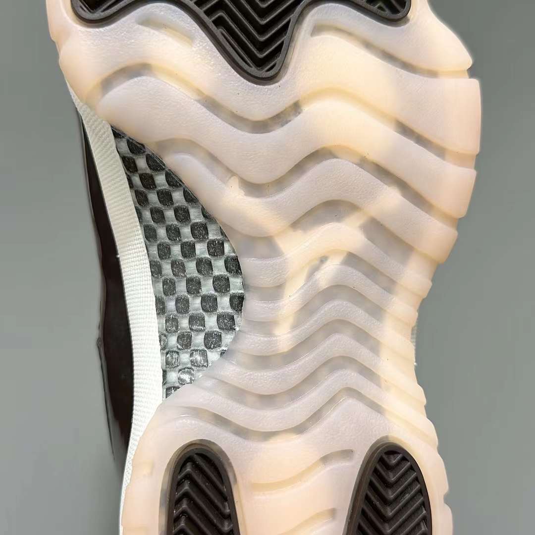 运动鞋, AR0715-101, Air Jordan 11 Neapolitan, Air Jordan 11, Air Jordan 1 - "女士空中乔丹11“那不勒斯风味”将于11月11日发布"