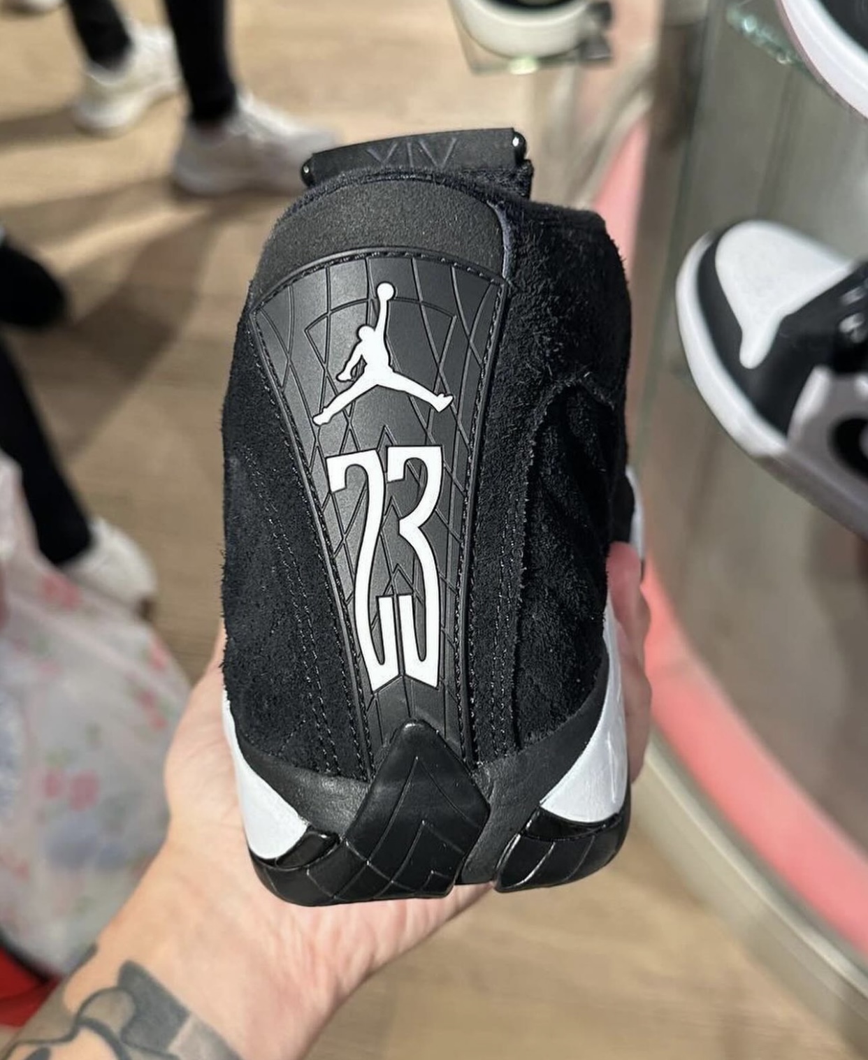 迈克尔·乔丹, Jordan, Air Jordan 14, Air Jordan 1, Air Jordan - 12月20日发售Air Jordan 14 "黑白"