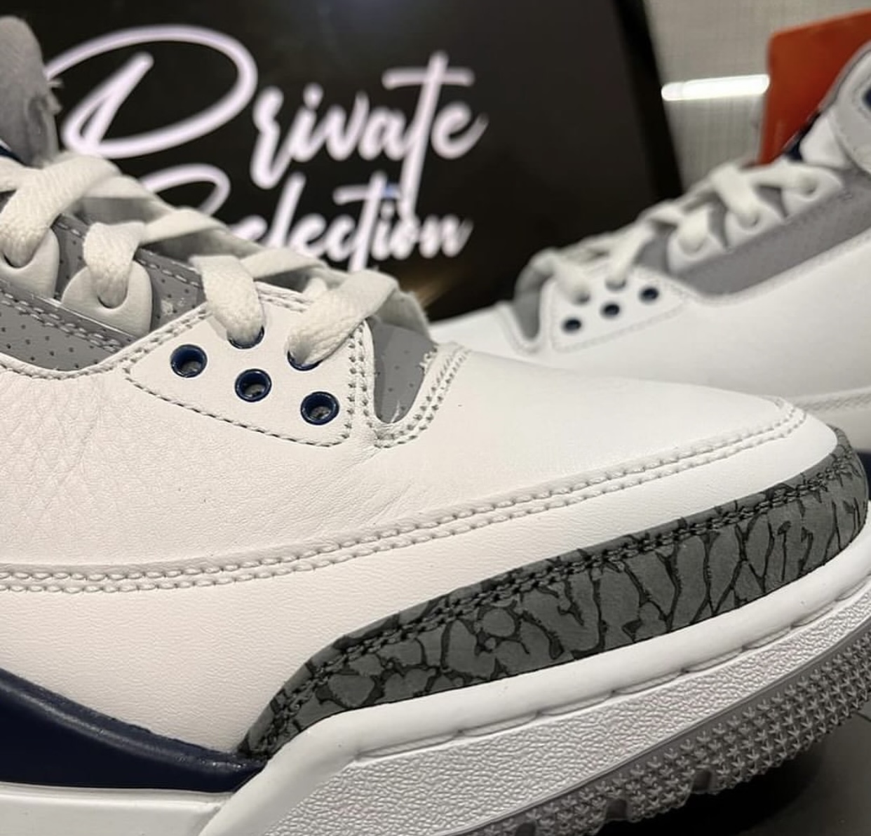 Air Jordan 3 - 2024年1月发布的Air Jordan 3“深夜海军蓝”