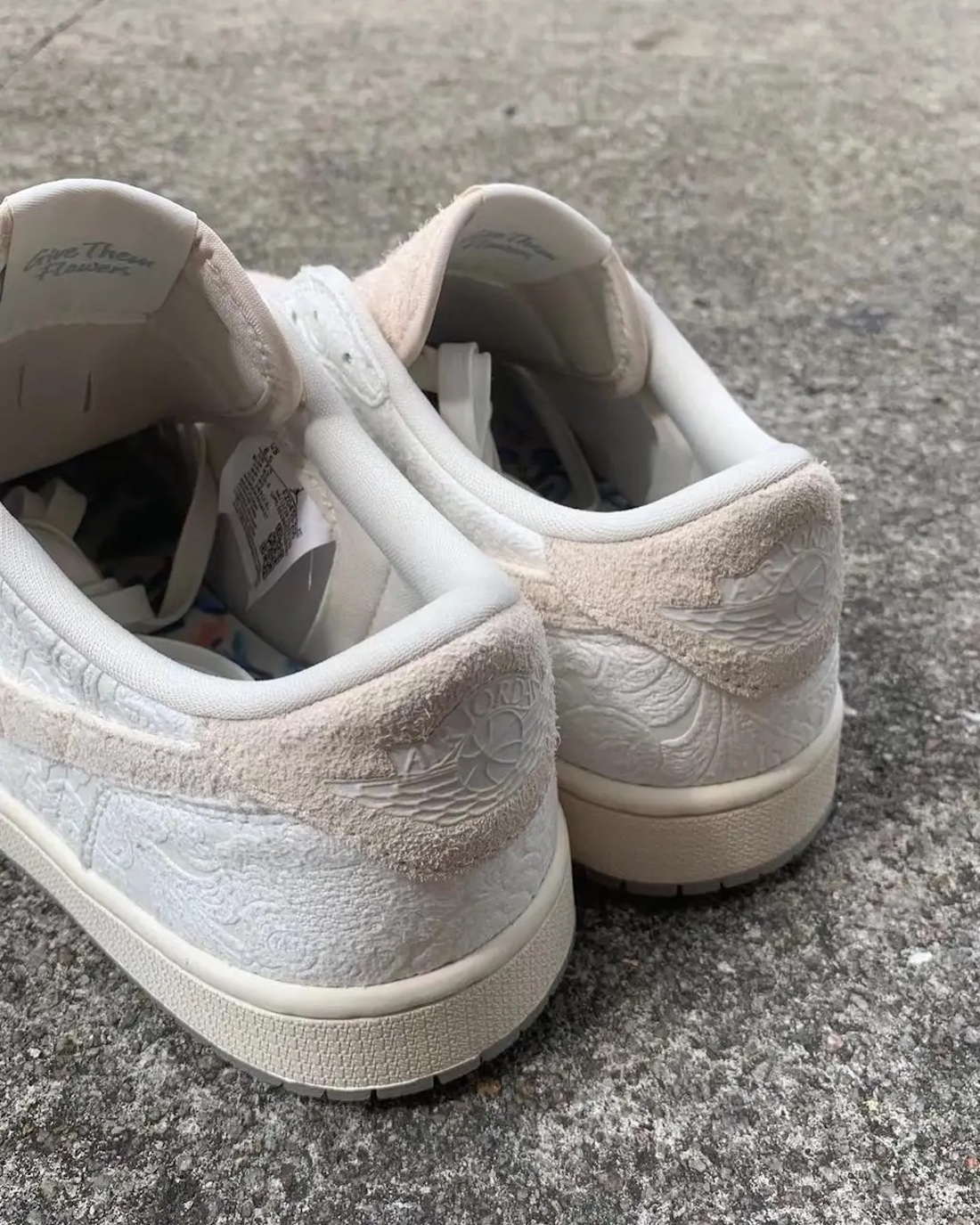 迈克尔·乔丹, Chris Paul, Air Jordan 1 Low, Air Jordan 1 - Chris Paul与Air Jordan 1 Low OG &#8220;Give Them Flowers&#8221;将于10月24日发布