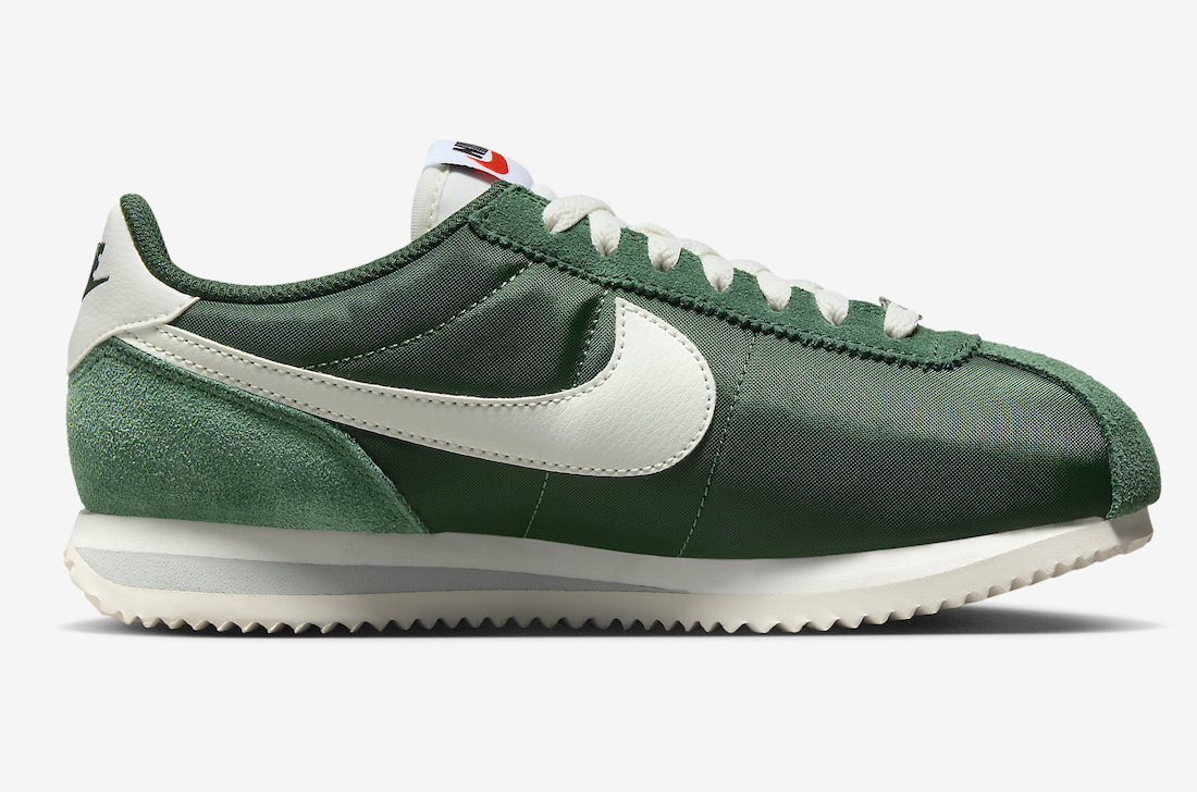 运动鞋, 跑鞋, 俄勒冈, Nike Cortez, Nike - 10月24日发布：耐克Cortez“Fir”