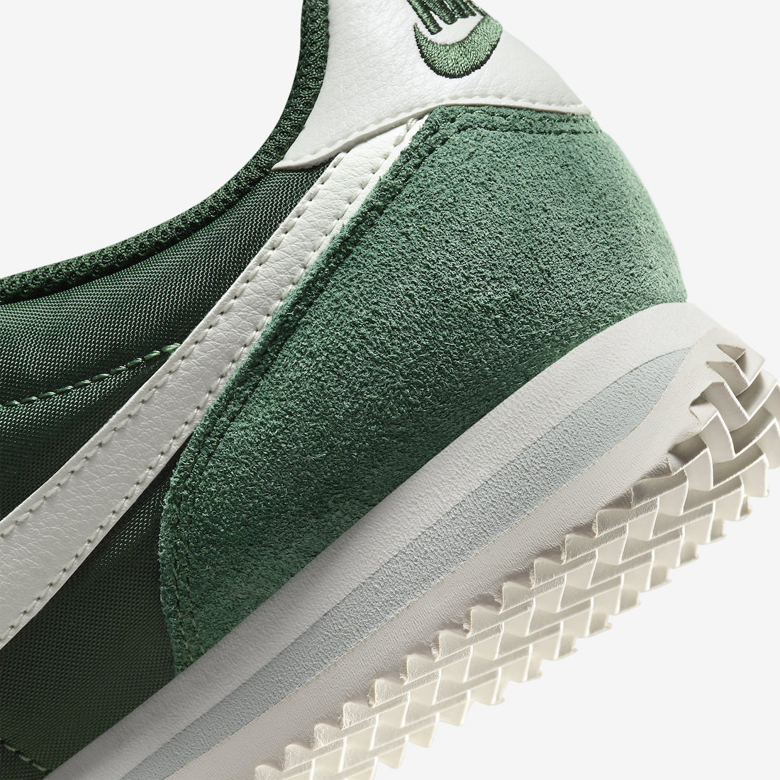 运动鞋, 跑鞋, 俄勒冈, Nike Cortez, Nike - 10月24日发布：耐克Cortez“Fir”