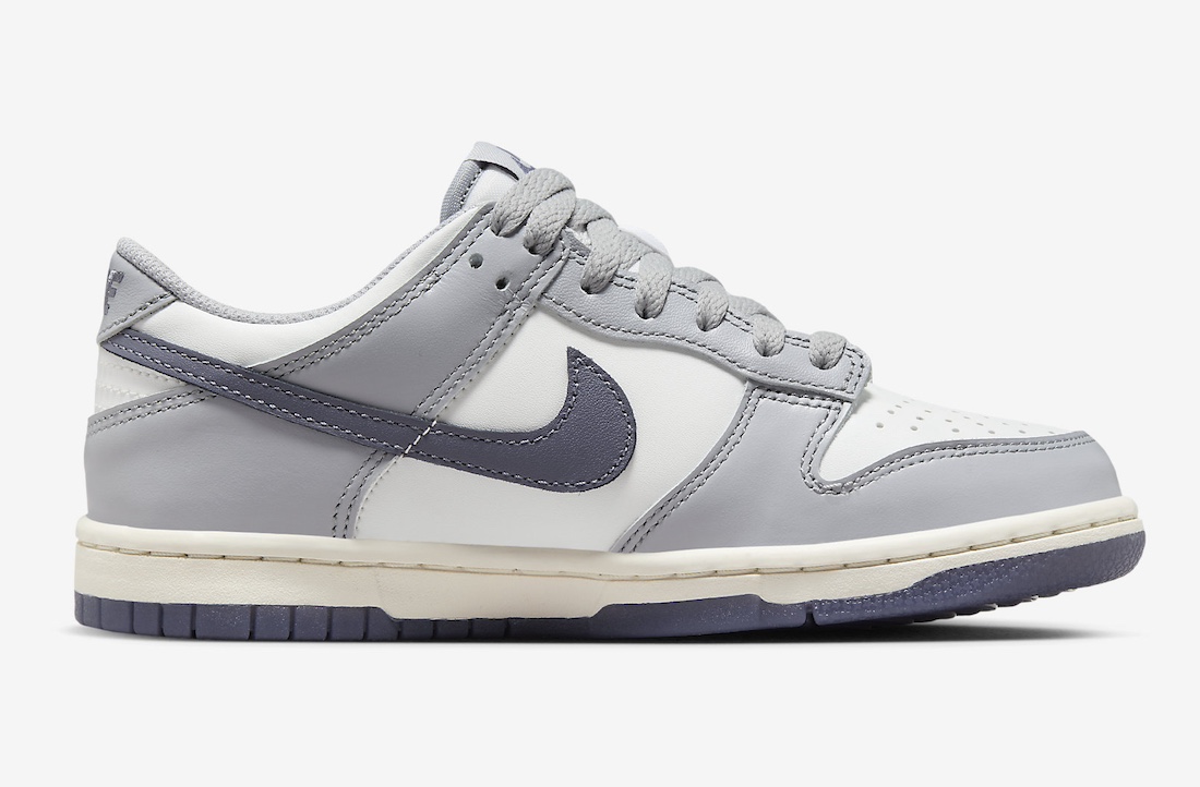 运动鞋, 耐克运动鞋, Nike Dunk Low GS, Nike Dunk Low - Nike Dunk Low GS “Platinum Tint” 将于2024年春季发布