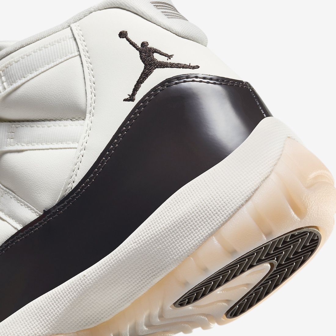 运动鞋, AR0715-101, Air Jordan 11 Neapolitan, Air Jordan 11, Air Jordan 1 - "女士空中乔丹11“那不勒斯风味”将于11月11日发布"