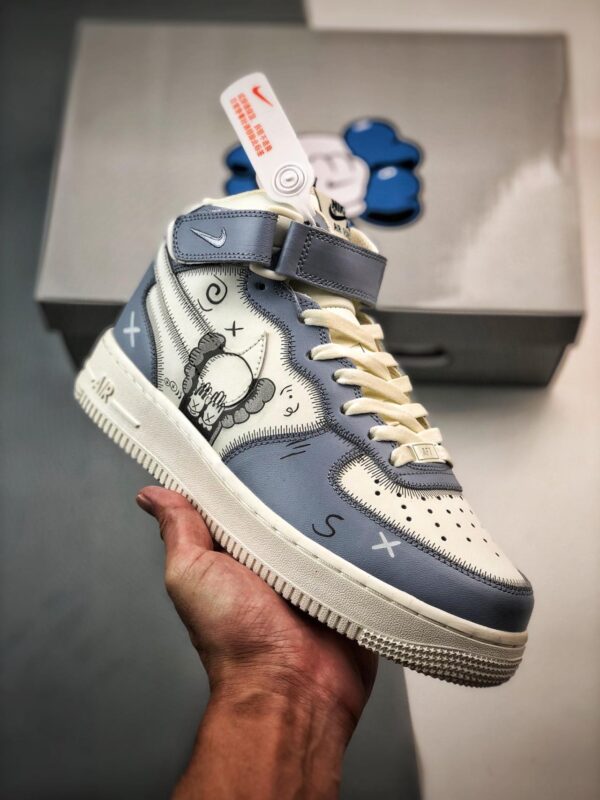 运动鞋, 篮球鞋, 球鞋, Air Force 1 - Kaws x Air Force 1 Mid 联名涂鸦 高帮篮球鞋
颜色：原楦头原纸板
货号：CW2308-211