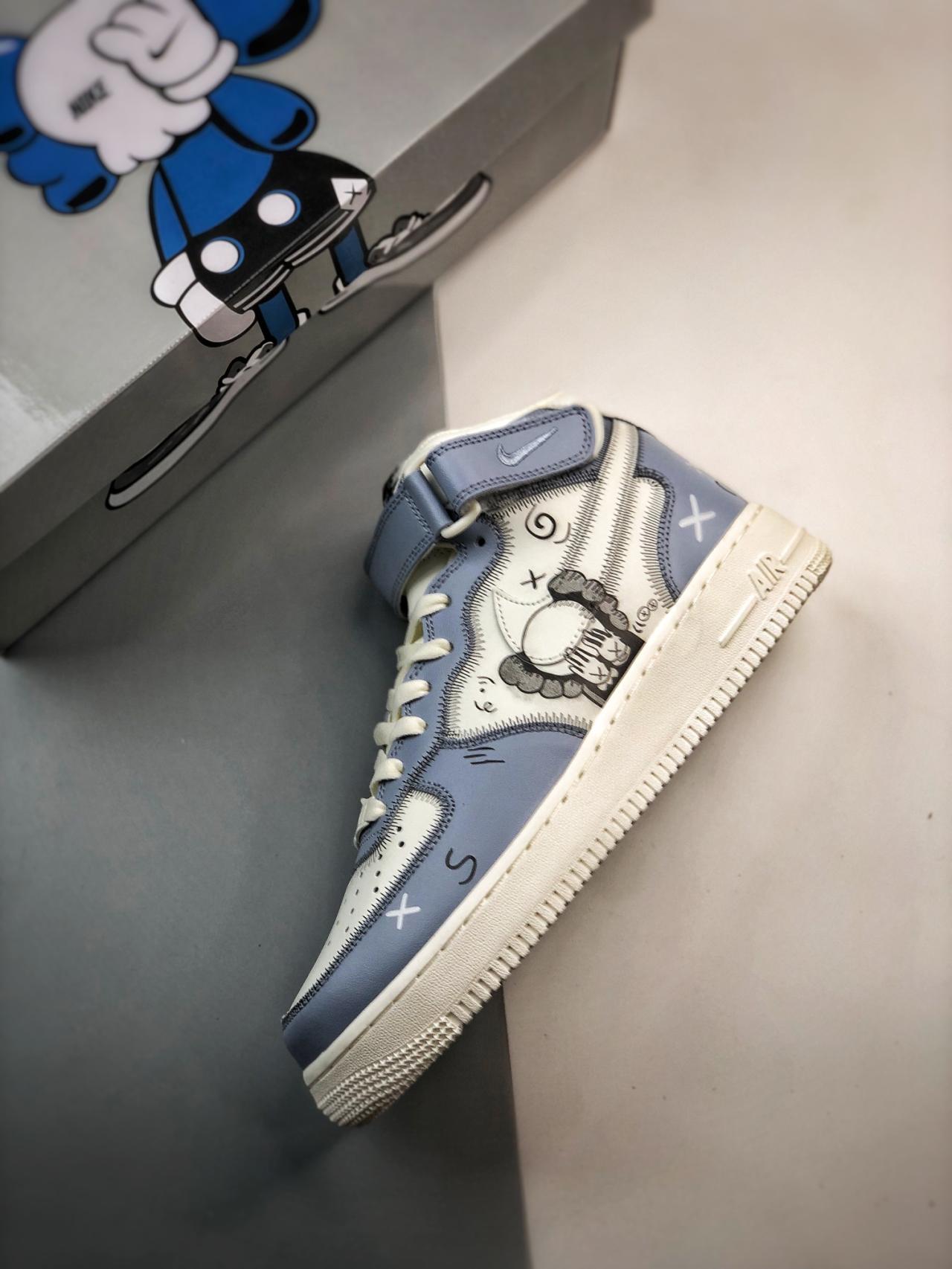 运动鞋, 篮球鞋, 球鞋, Air Force 1 - Kaws x Air Force 1 Mid 联名涂鸦 高帮篮球鞋
颜色：原楦头原纸板
货号：CW2308-211