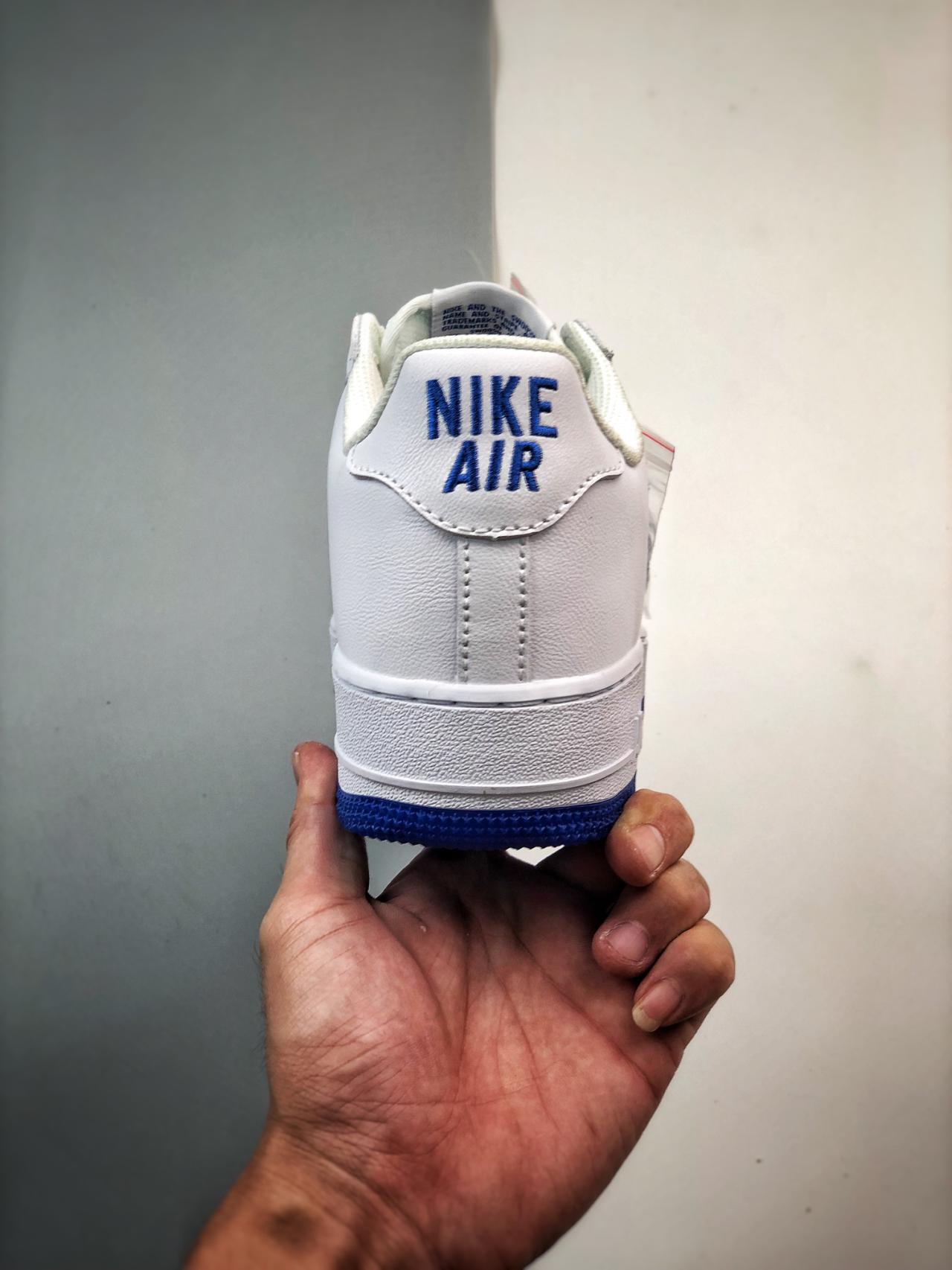 运动鞋, 篮球鞋, 球鞋, NIke Air Force 1 '07, Nike Air Force 1, Air Force 1 - Nike Air Force 1 '07 Low 白蓝果冻钩 鞋帮高度：低帮 篮球鞋 颜色：白蓝果冻钩 货号：FN5924-102。