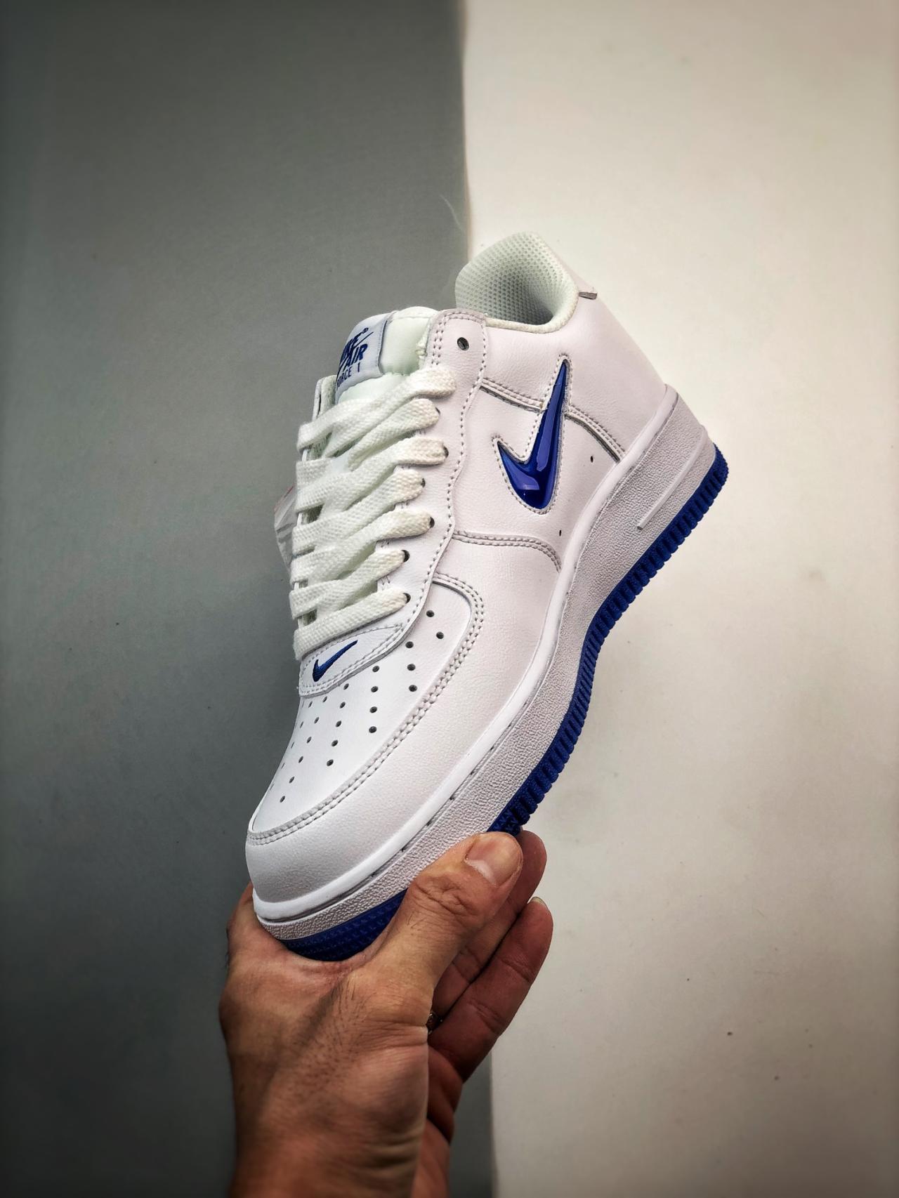 运动鞋, 篮球鞋, 球鞋, NIke Air Force 1 '07, Nike Air Force 1, Air Force 1 - Nike Air Force 1 '07 Low 白蓝果冻钩 鞋帮高度：低帮 篮球鞋 颜色：白蓝果冻钩 货号：FN5924-102。