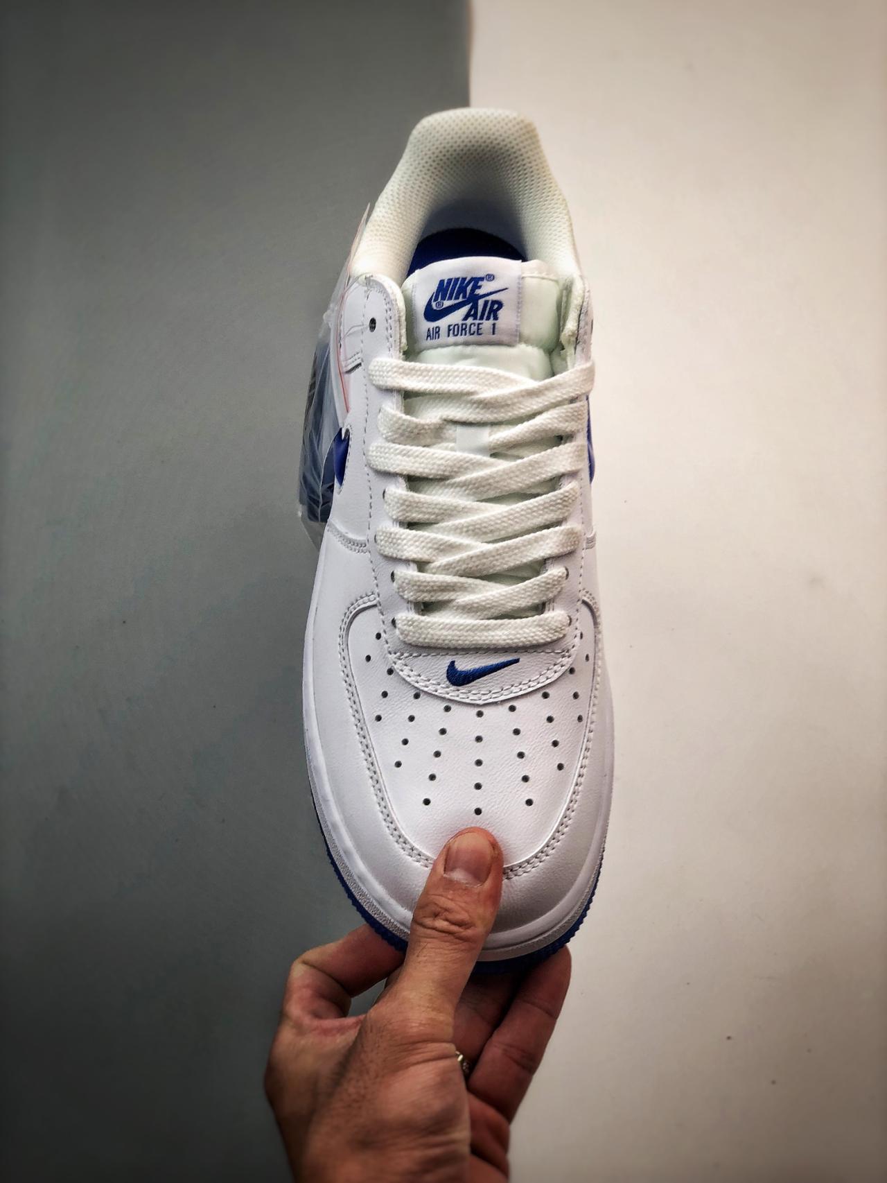 运动鞋, 篮球鞋, 球鞋, NIke Air Force 1 '07, Nike Air Force 1, Air Force 1 - Nike Air Force 1 '07 Low 白蓝果冻钩 鞋帮高度：低帮 篮球鞋 颜色：白蓝果冻钩 货号：FN5924-102。