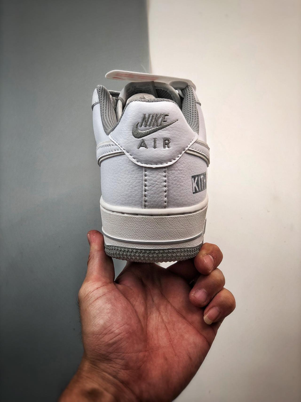 运动鞋, Air Force 1 Low, Air Force 1 - Kith x Air Force 1 Low 联名白灰 鞋帮高度：低帮 颜色：白灰 货号：KT1659-009