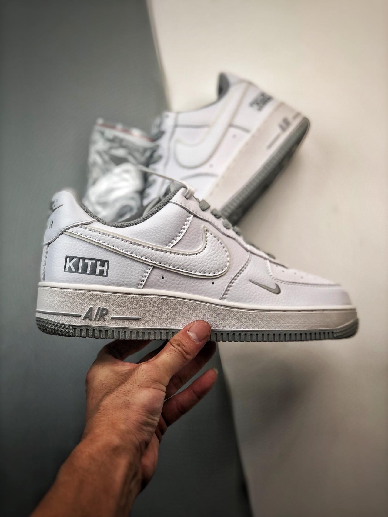 运动鞋, Air Force 1 Low, Air Force 1 - Kith x Air Force 1 Low 联名白灰 鞋帮高度：低帮 颜色：白灰 货号：KT1659-009