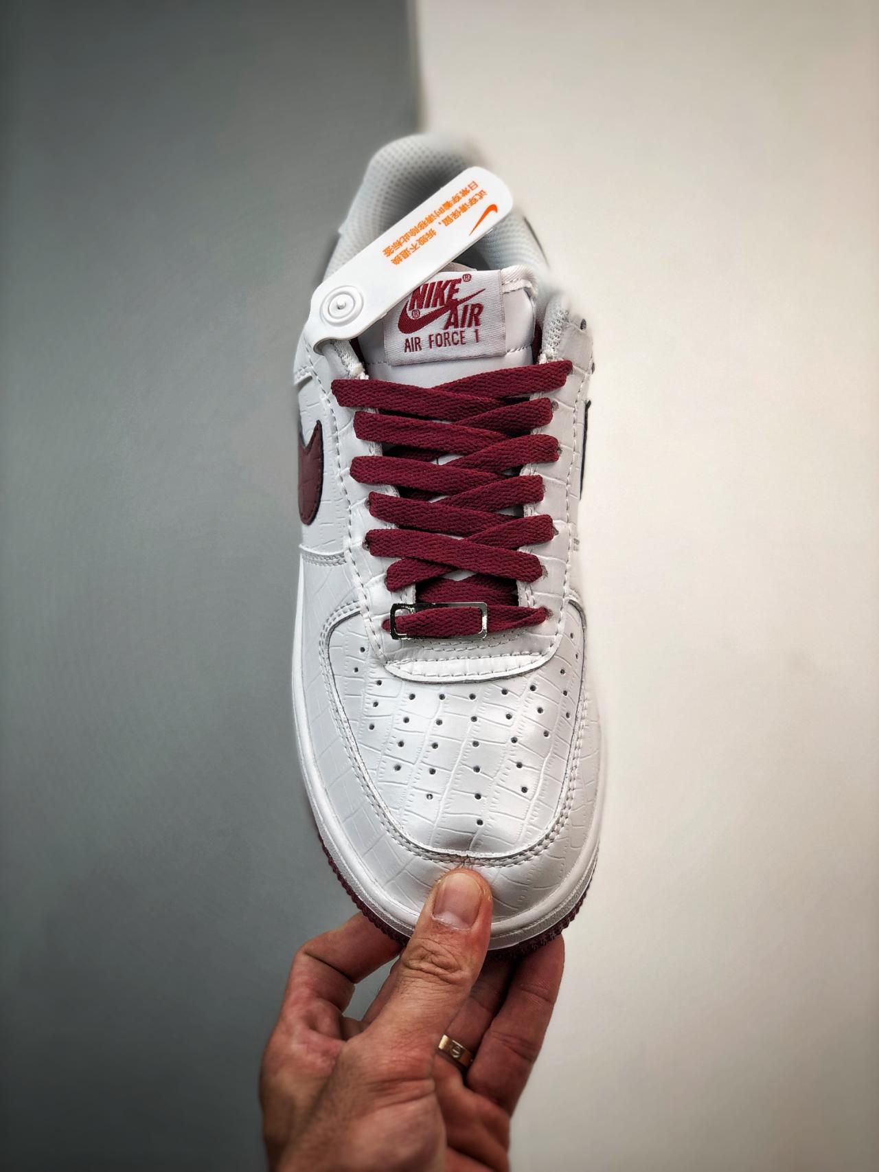 运动鞋, 空军一号, 服装, Air Force 1 - Air Force 1 '07 Low 闪电白酒红 货号：DD0614-335