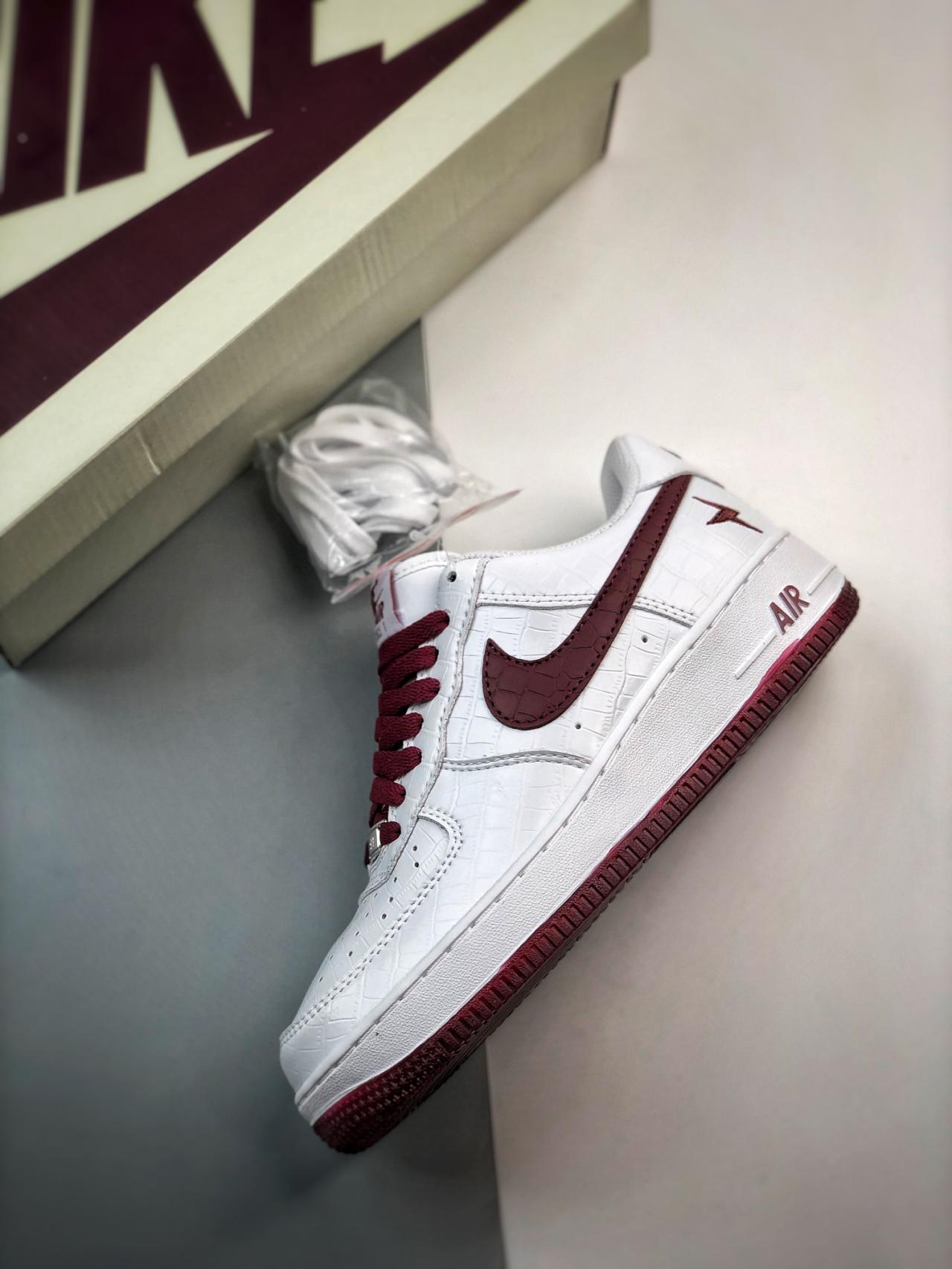 运动鞋, 空军一号, 服装, Air Force 1 - Air Force 1 '07 Low 闪电白酒红 货号：DD0614-335