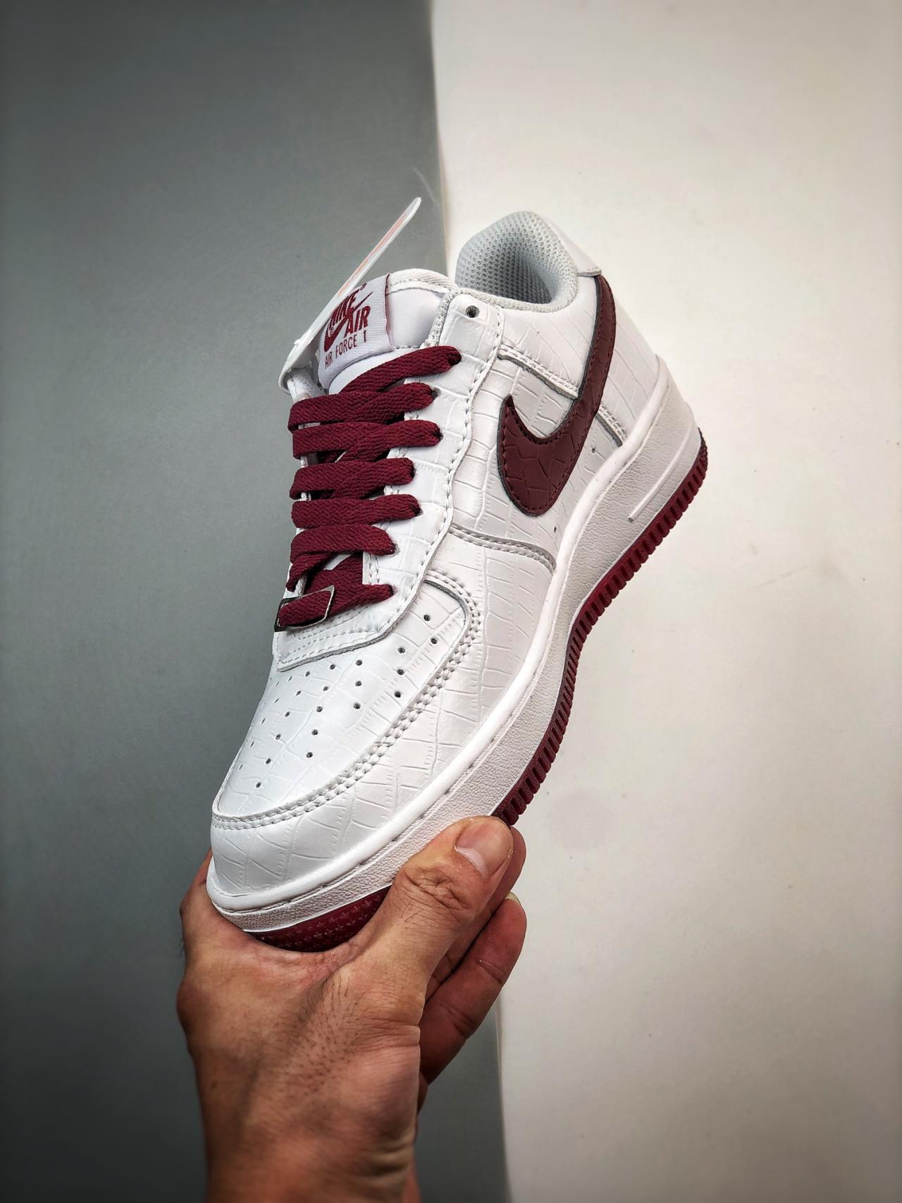 运动鞋, 空军一号, 服装, Air Force 1 - Air Force 1 '07 Low 闪电白酒红 货号：DD0614-335