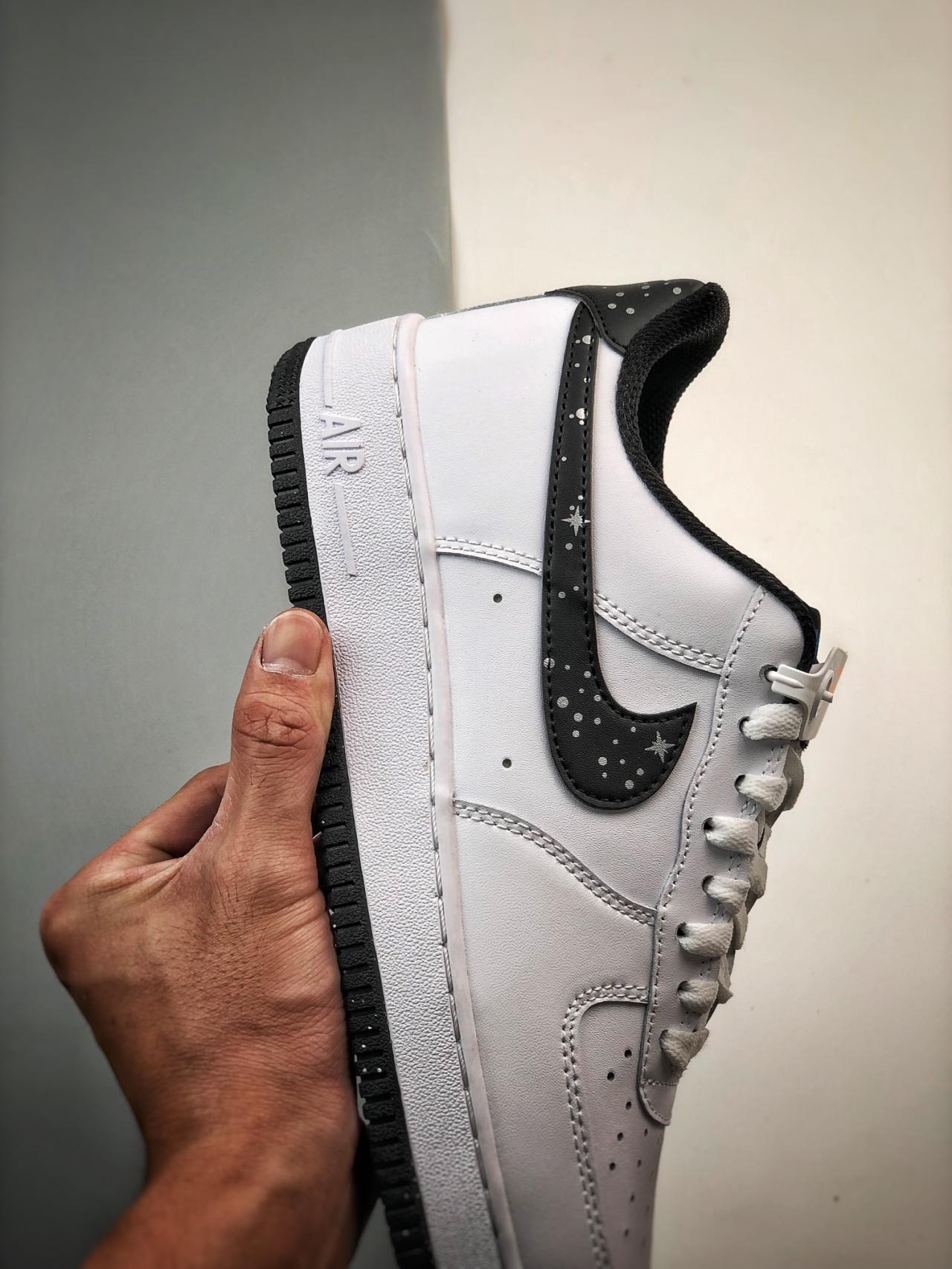运动鞋, 篮球鞋, 球鞋, 满天星, 服装, Nike Air Force 1, Air Force 1 - Nike Air Force 1 '07 Low 白黑满天星 高帮篮球鞋 货号：FV6656-100