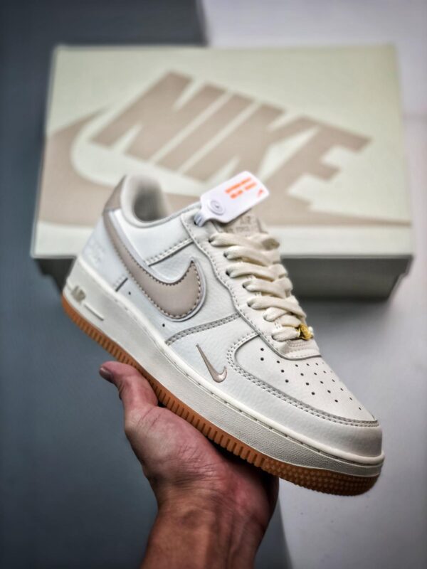 运动鞋, 篮球鞋, 球鞋, NIke Air Force 1 '07, Nike Air Force 1, Air Force 1 - Nike Air Force 1 '07 Low 周年 米卡其 高帮篮球鞋 货号：WA0531-305