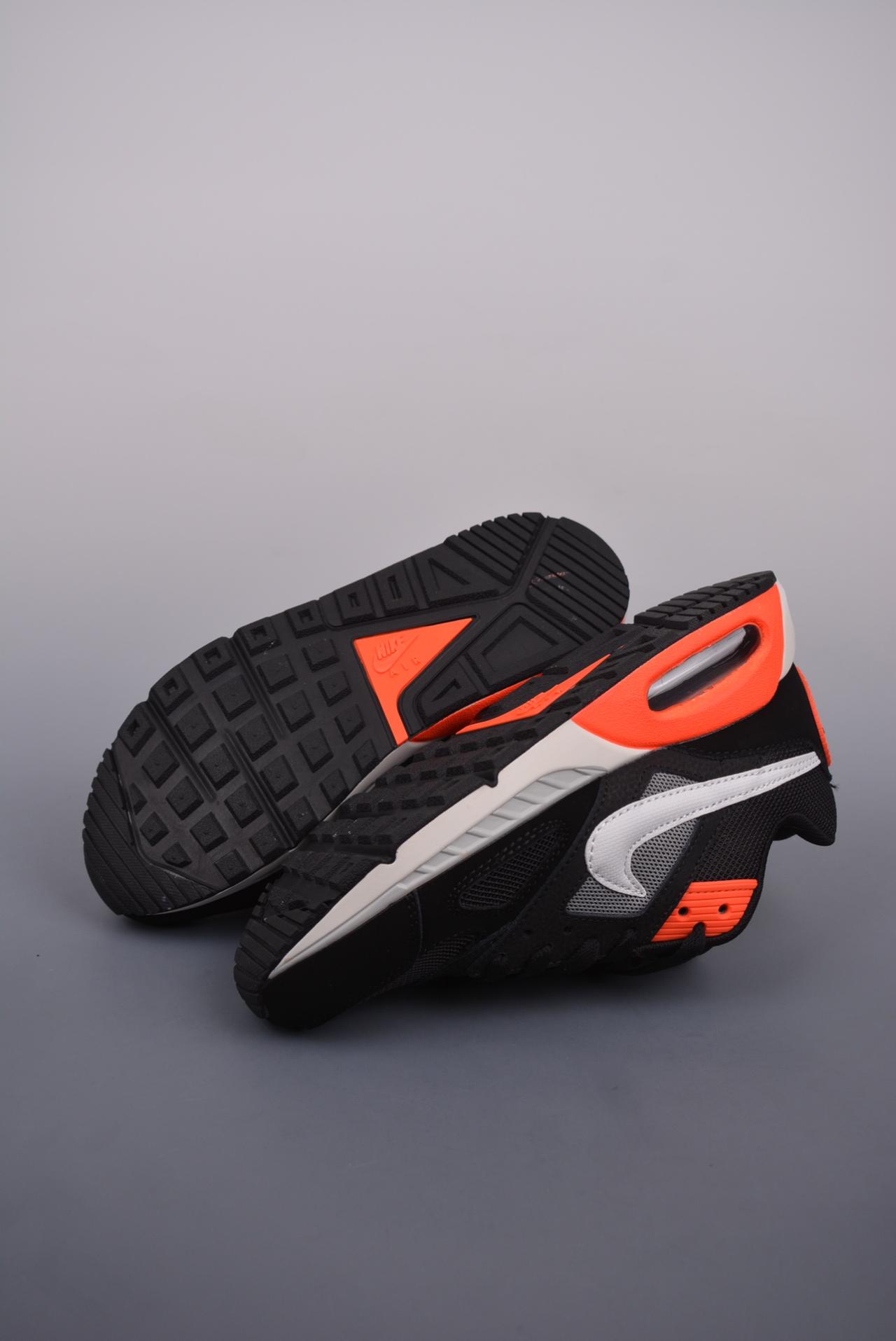 运动鞋, 跑鞋 - NIKE Air Max Ivo 复古 小气垫跑鞋 高帮 深厚的历史渊源 独特的流线形设计 灰色 官方货号: 580518 016GF 尺码：36 36.5 37.5 38 38.5 39 40 40.5 41 42 42.5 43 44 44.5 45