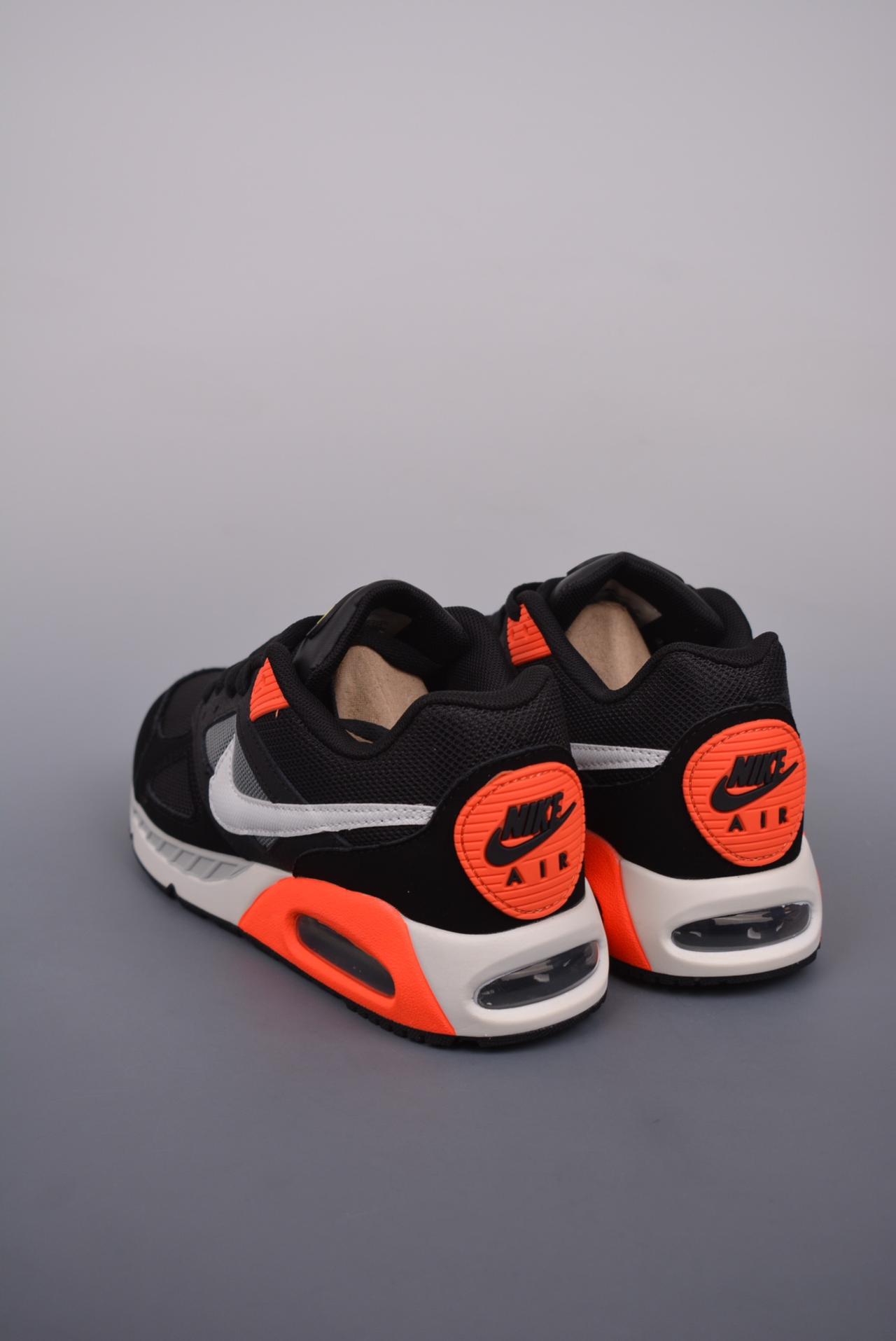 运动鞋, 跑鞋 - NIKE Air Max Ivo 复古 小气垫跑鞋 高帮 深厚的历史渊源 独特的流线形设计 灰色 官方货号: 580518 016GF 尺码：36 36.5 37.5 38 38.5 39 40 40.5 41 42 42.5 43 44 44.5 45