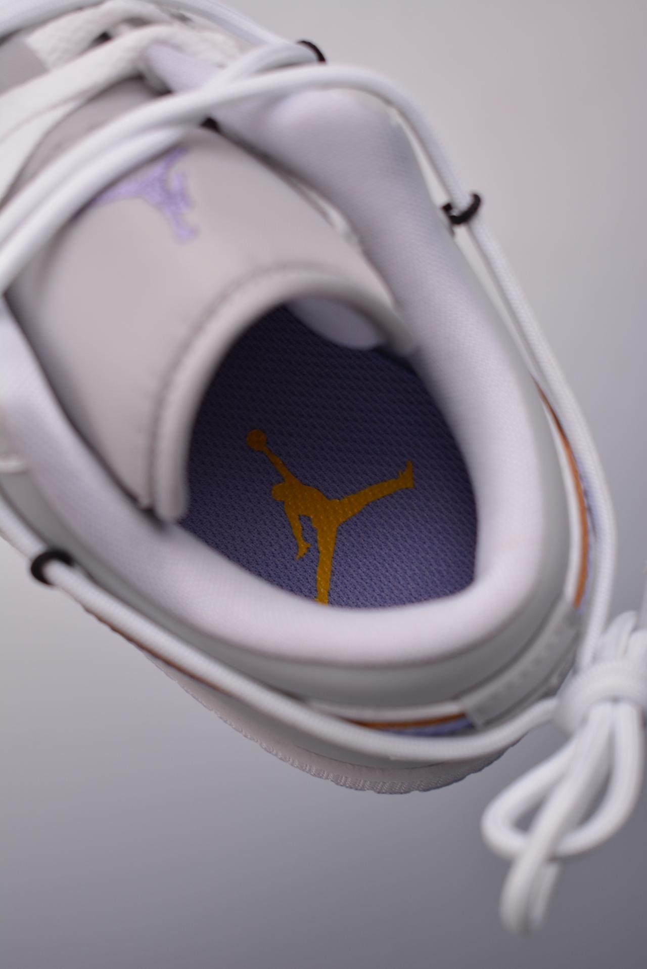 运动鞋, 解构, 板鞋, 休闲板鞋, AJ1, Air Jordan 1 Low, Air Jordan 1 - Air Jordan 1 Low 解构抽绳低帮 AJ1乔1低帮休闲板鞋 同步官方配色 市场唯一独家头层皮打造 原鞋原档案开发 原厂皮料 原档冲孔鞋头 正确满胶鞋垫 四线拉帮 原厂织唛标 鞋舌高弹海绵填充 官方货号：DC0774 501B