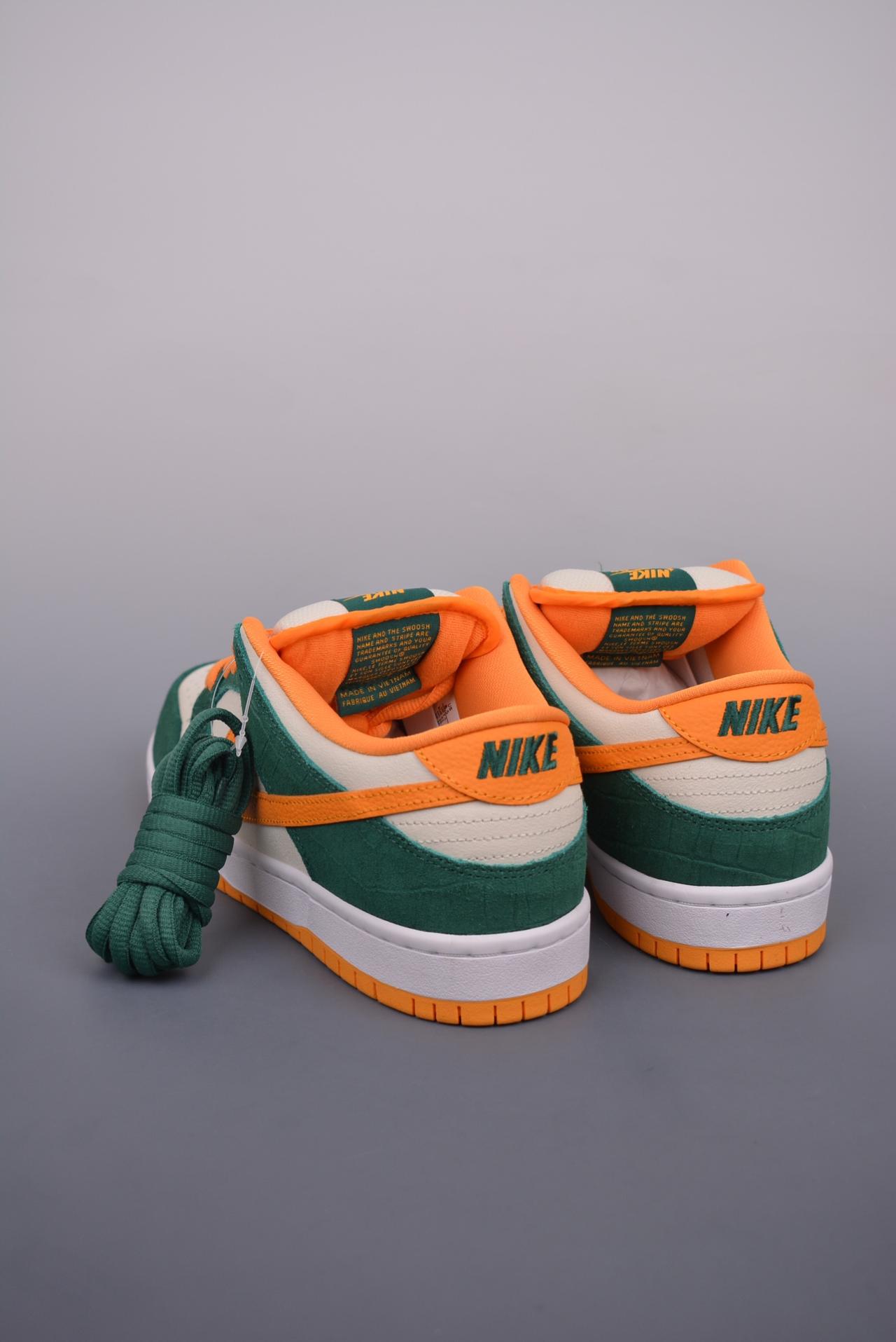 运动鞋, SB Dunk Low, Nike SB Dunk Low - Nike SB Dunk Low 绿橘配色 鞋帮高度低帮 纯原大厂出品 
货号: 304292 383NCC
尺码：40 40.5 41 42 42.5 43 44 44.5 45 46 47.5