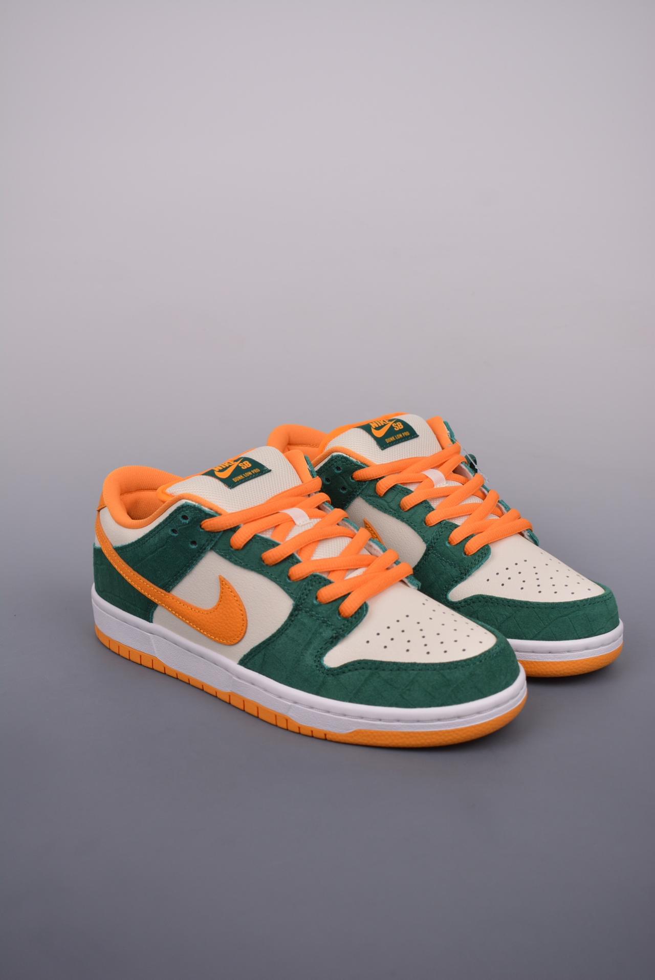 运动鞋, SB Dunk Low, Nike SB Dunk Low - Nike SB Dunk Low 绿橘配色 鞋帮高度低帮 纯原大厂出品 
货号: 304292 383NCC
尺码：40 40.5 41 42 42.5 43 44 44.5 45 46 47.5