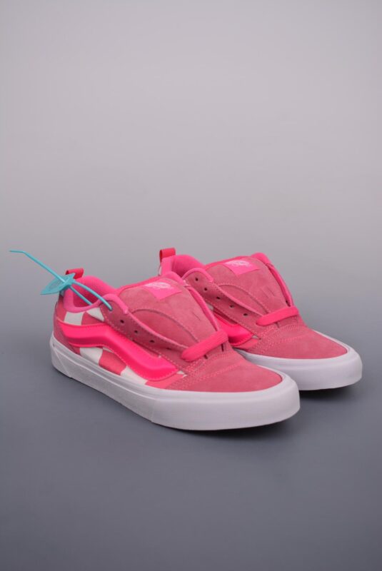- Vans Classics Knu Skool 面包鞋 货号：VN000CRPBRO