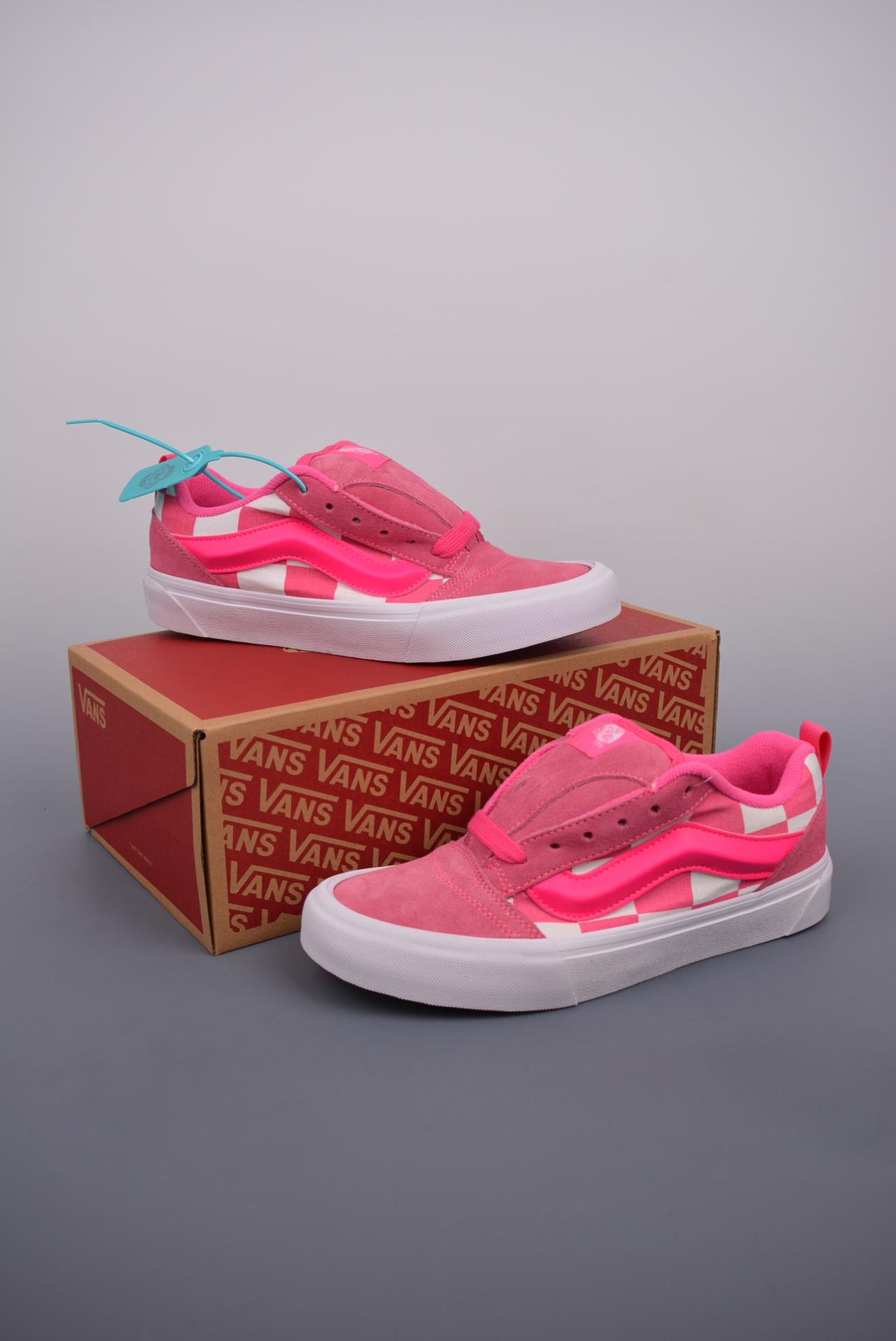 - Vans Classics Knu Skool 面包鞋 货号：VN000CRPBRO