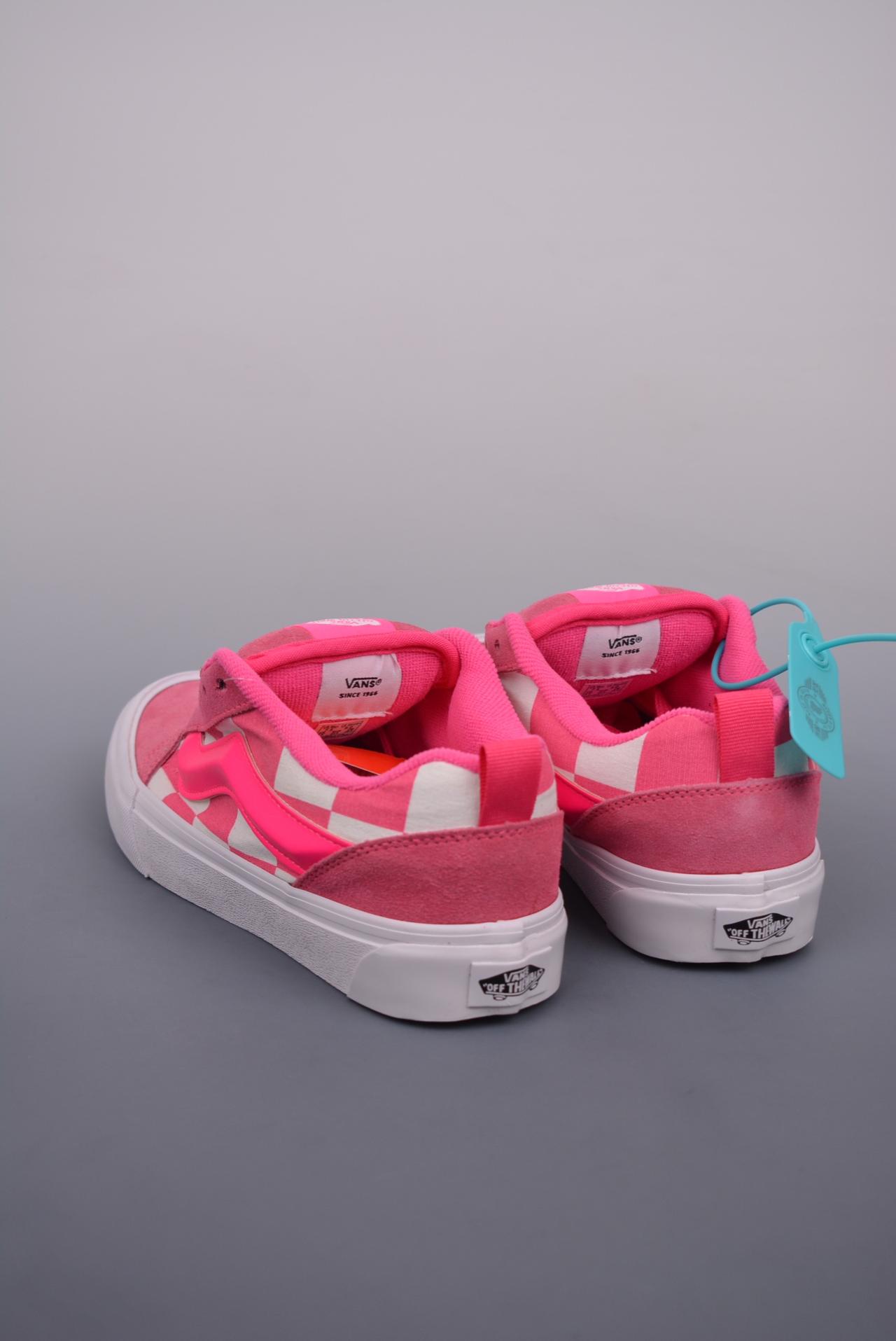 - Vans Classics Knu Skool 面包鞋 货号：VN000CRPBRO