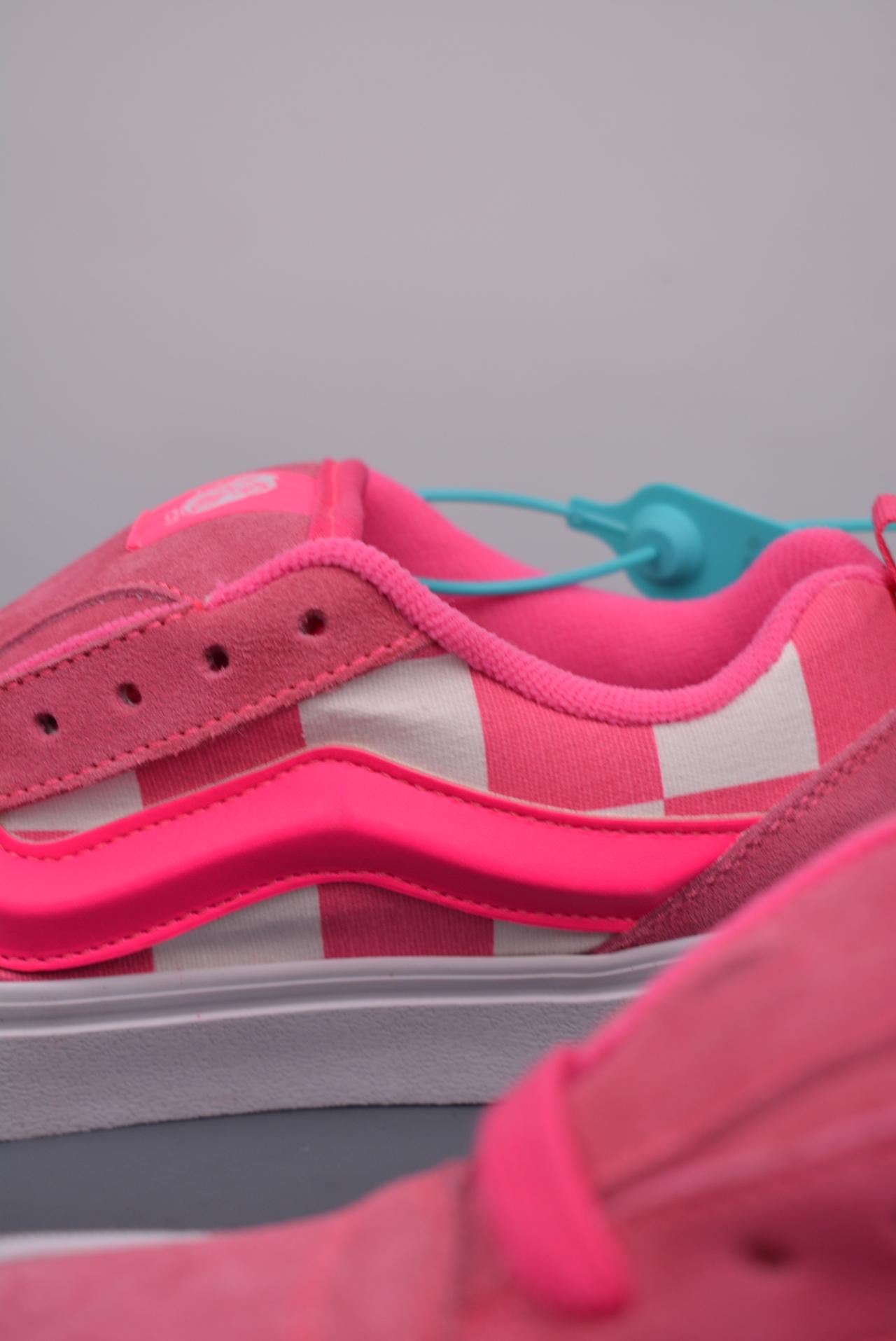 - Vans Classics Knu Skool 面包鞋 货号：VN000CRPBRO