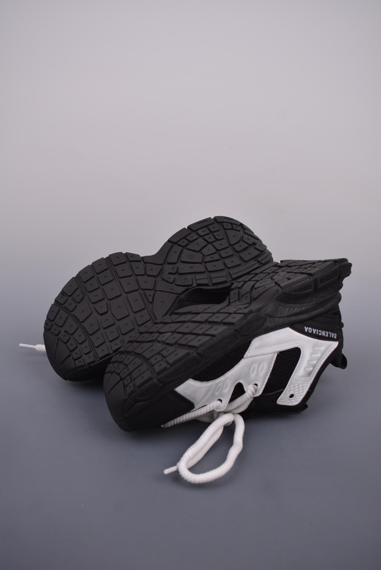 - 巴黎世家BALENCIAGA Sneaker Rose Pink/Black 低帮潮流风百搭休闲运动鞋 货号：23ss