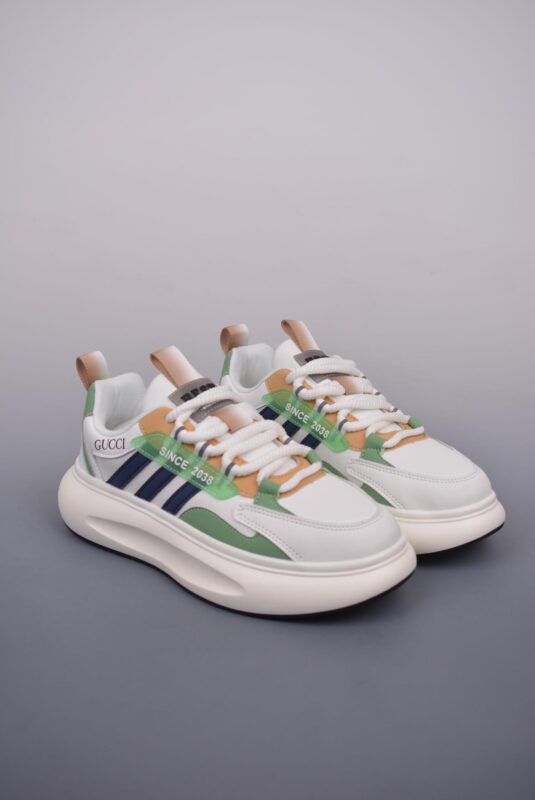- GUCCI 最新款男鞋 专柜同步 全品相 进口材料 亲肤舒适 极细腻 版型正 进口牛皮 真皮内里 几何构图案 奢华生动 透气不闷热 牢固耐穿 鲜艳绚丽 立体感QT 尺码: 38 39 40 41 42 43 44