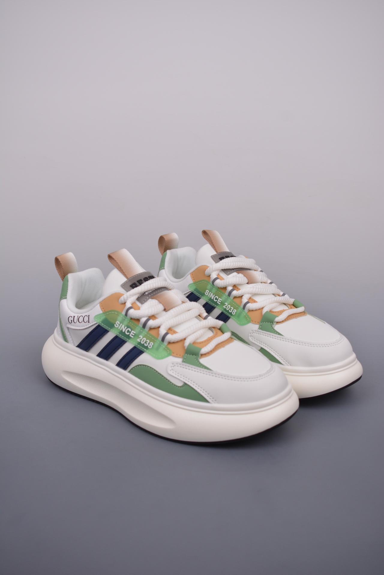 - GUCCI 最新款男鞋 专柜同步 全品相 进口材料 亲肤舒适 极细腻 版型正 进口牛皮 真皮内里 几何构图案 奢华生动 透气不闷热 牢固耐穿 鲜艳绚丽 立体感QT 尺码: 38 39 40 41 42 43 44