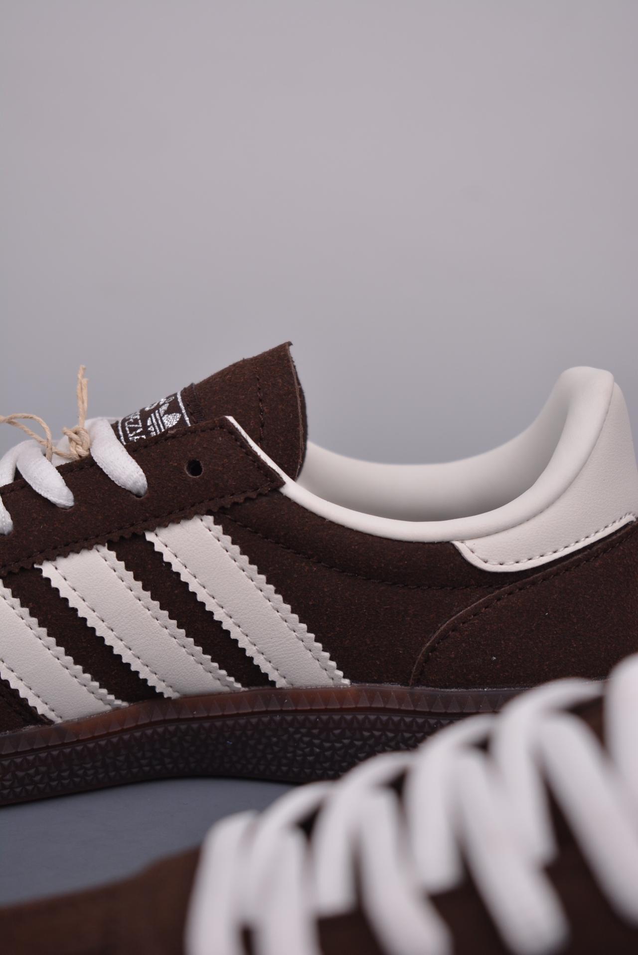 - Adidas Handball Spezial 经典款 反毛皮复古休闲板鞋 高帮 灰色 货号: IF8914SH
