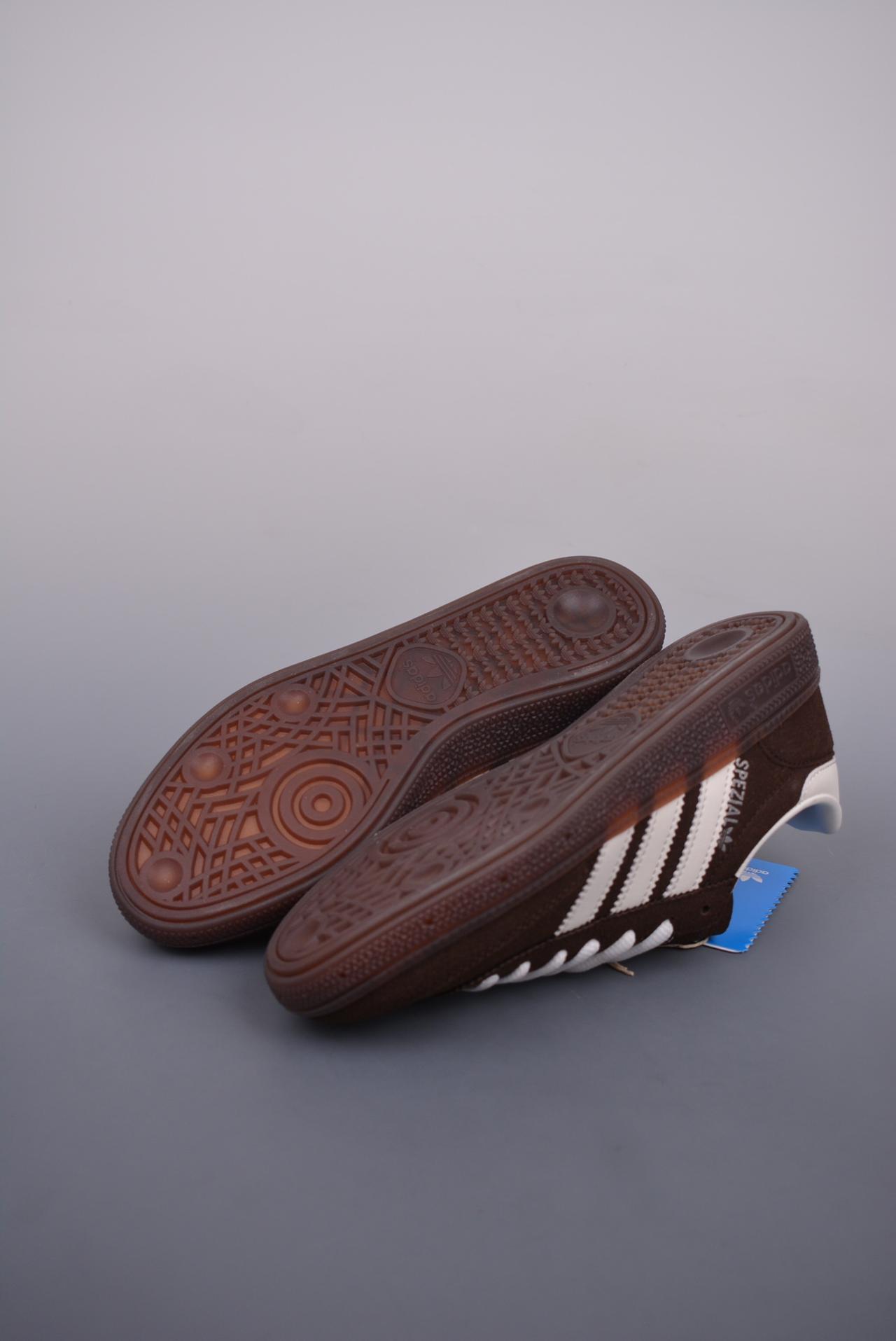 - Adidas Handball Spezial 经典款 反毛皮复古休闲板鞋 高帮 灰色 货号: IF8914SH