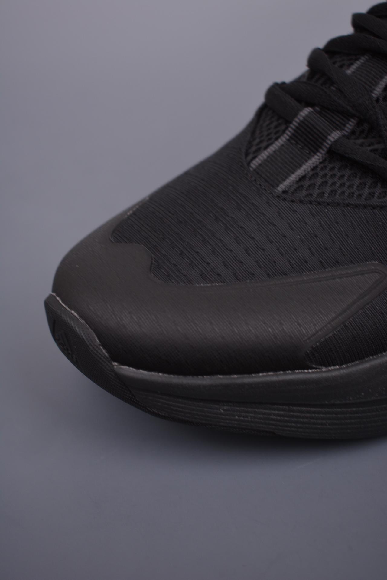 运动鞋, 跑步鞋, adidas - adidas ALPHABOOST V1 Sustainable 低帮跑步鞋 鞋头出色设计 鞋跟后跟做了贴合脚踝曲线处理 穿着不磨脚 耐磨材质外底辅以组合纹路 铸就非凡抓地力 官方货号: IF7290DD