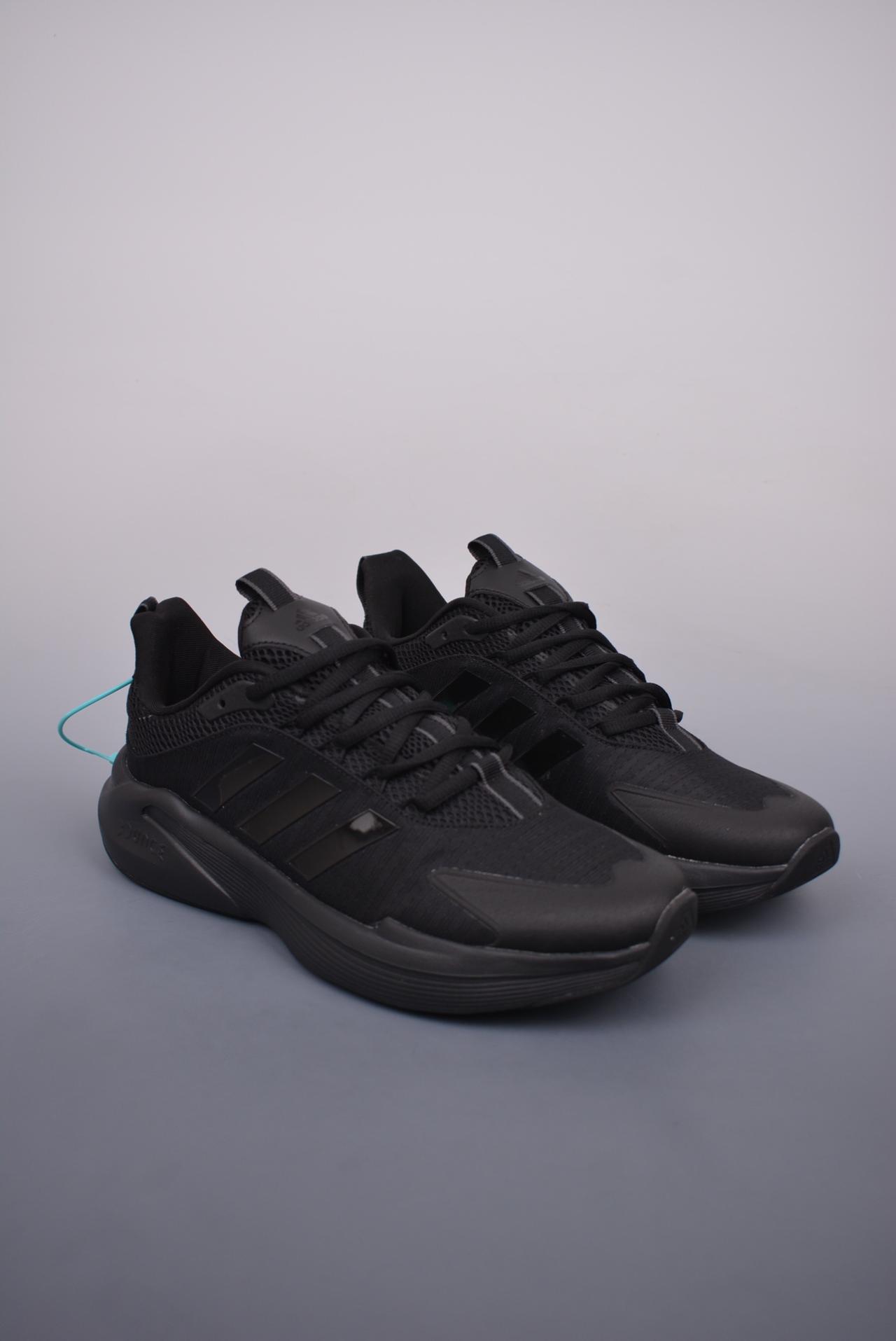 运动鞋, 跑步鞋, adidas - adidas ALPHABOOST V1 Sustainable 低帮跑步鞋 鞋头出色设计 鞋跟后跟做了贴合脚踝曲线处理 穿着不磨脚 耐磨材质外底辅以组合纹路 铸就非凡抓地力 官方货号: IF7290DD