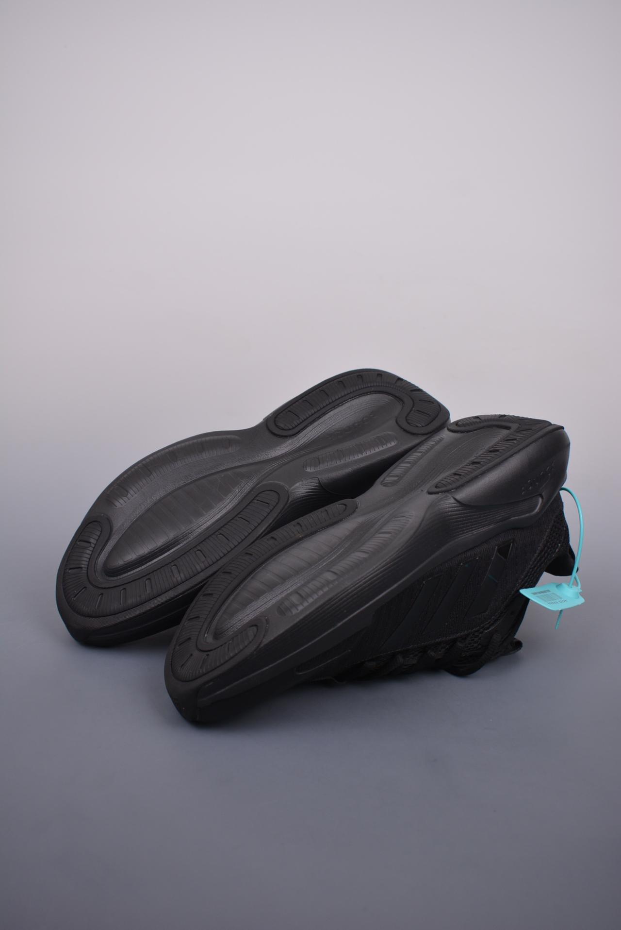 运动鞋, 跑步鞋, adidas - adidas ALPHABOOST V1 Sustainable 低帮跑步鞋 鞋头出色设计 鞋跟后跟做了贴合脚踝曲线处理 穿着不磨脚 耐磨材质外底辅以组合纹路 铸就非凡抓地力 官方货号: IF7290DD